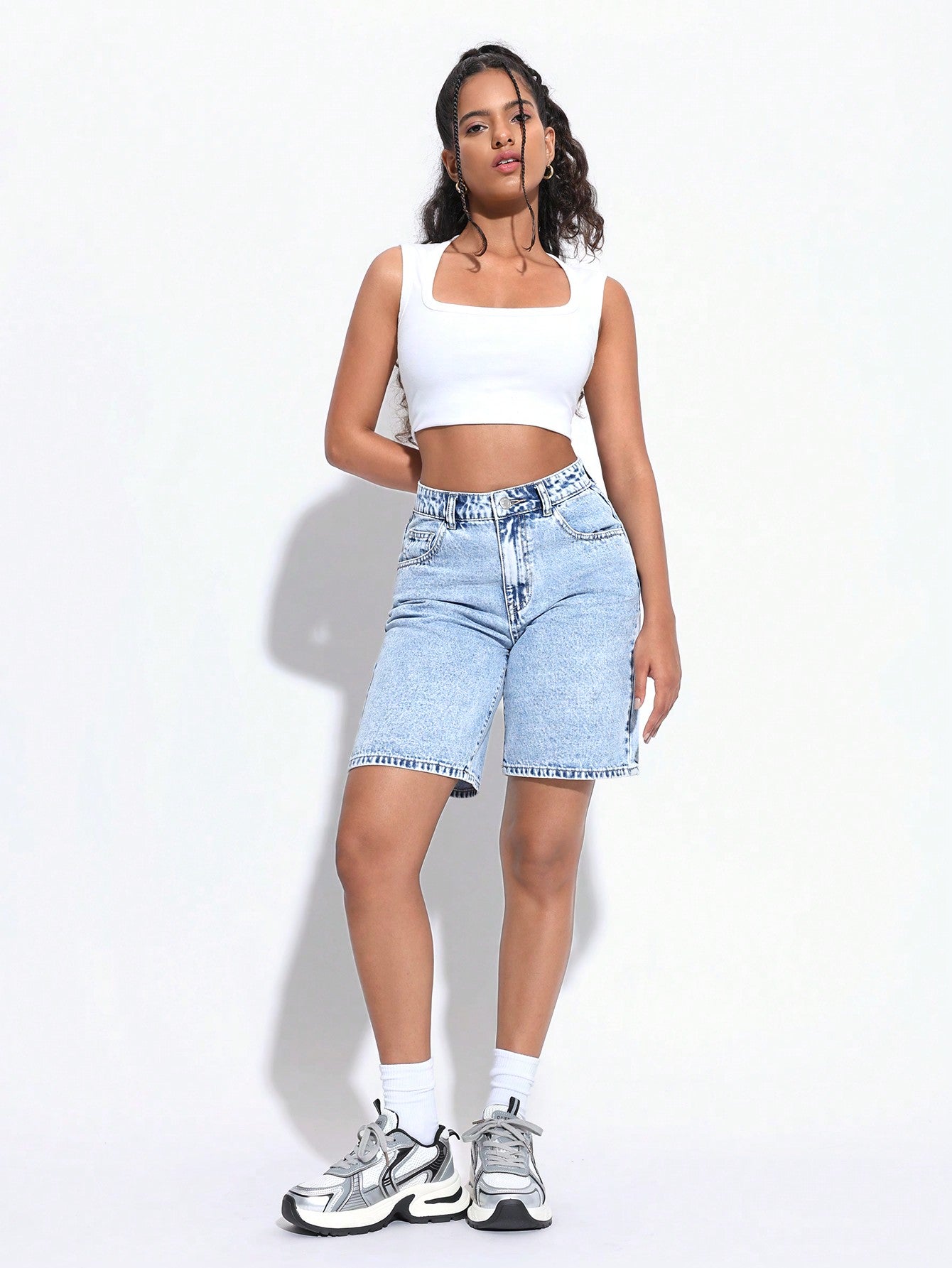 Women's Loose Fit Casual Denim Bermuda Shorts With Pockets