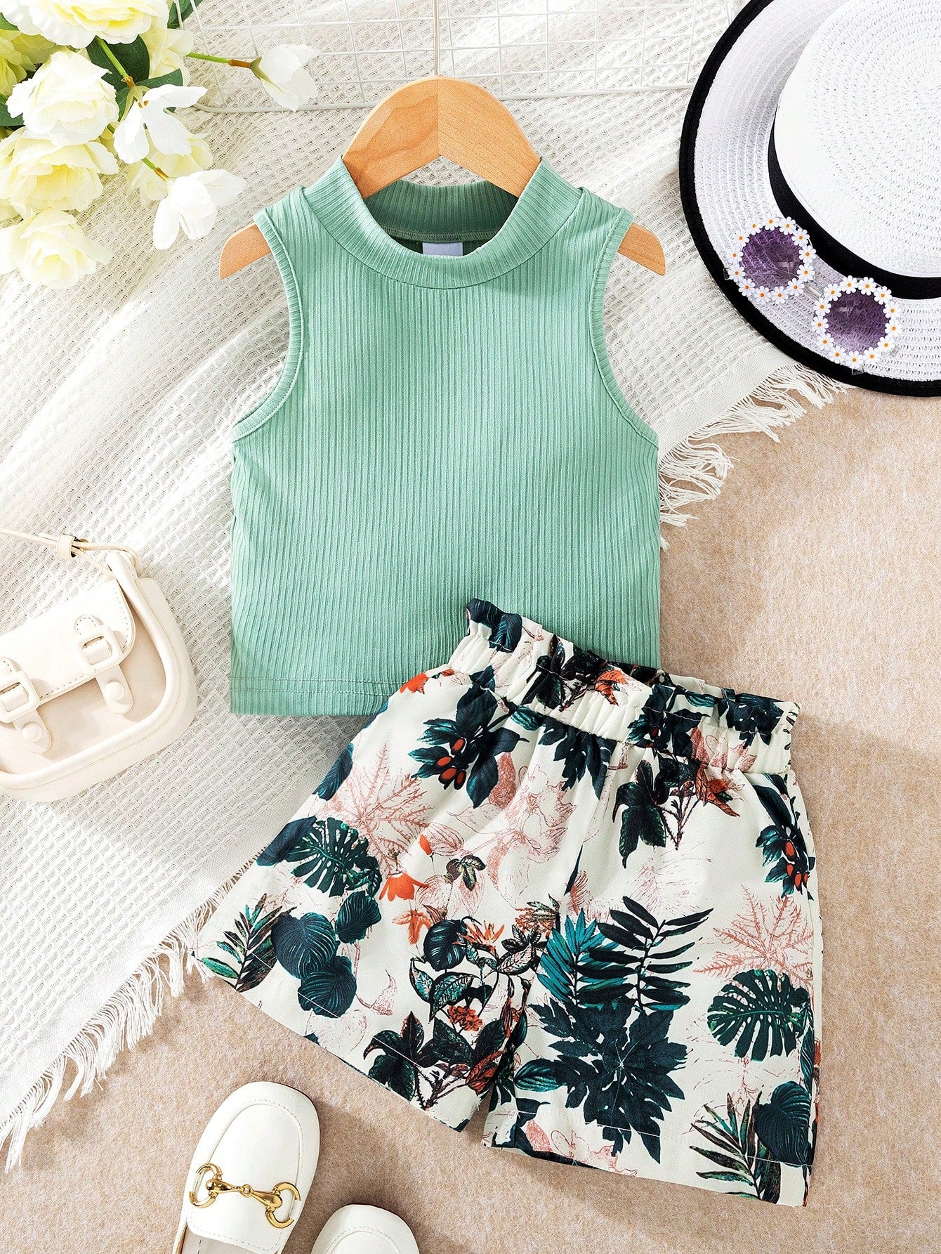 Young Girl's Solid Color Ribbed Tank Top And Tropical Plant Printed Shorts Casual Set