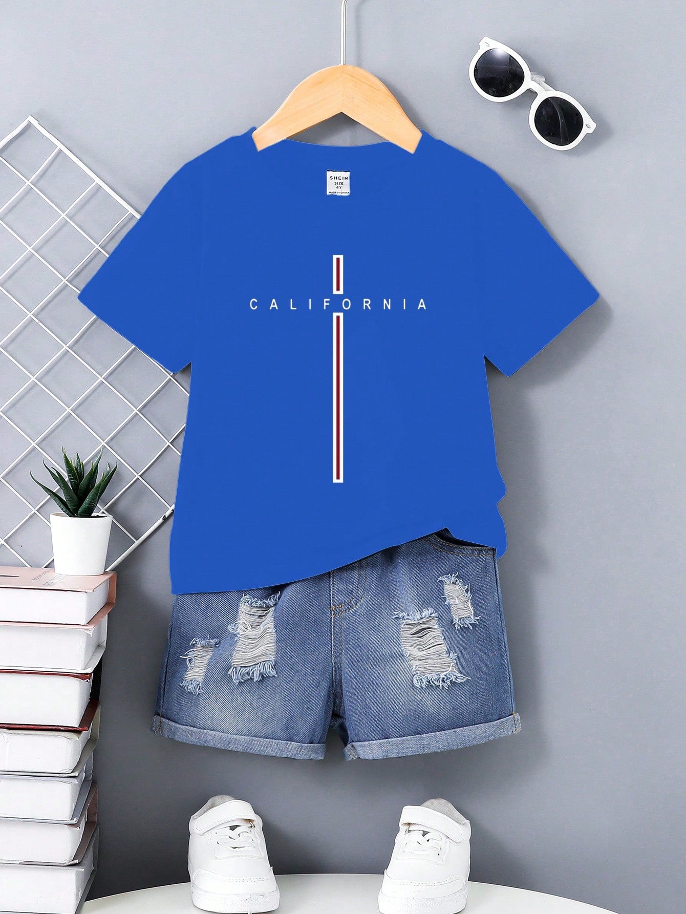 Young Boy 2pcs Simple English Letter Print Short Sleeve T-Shirt And Ripped Denim Shorts Set