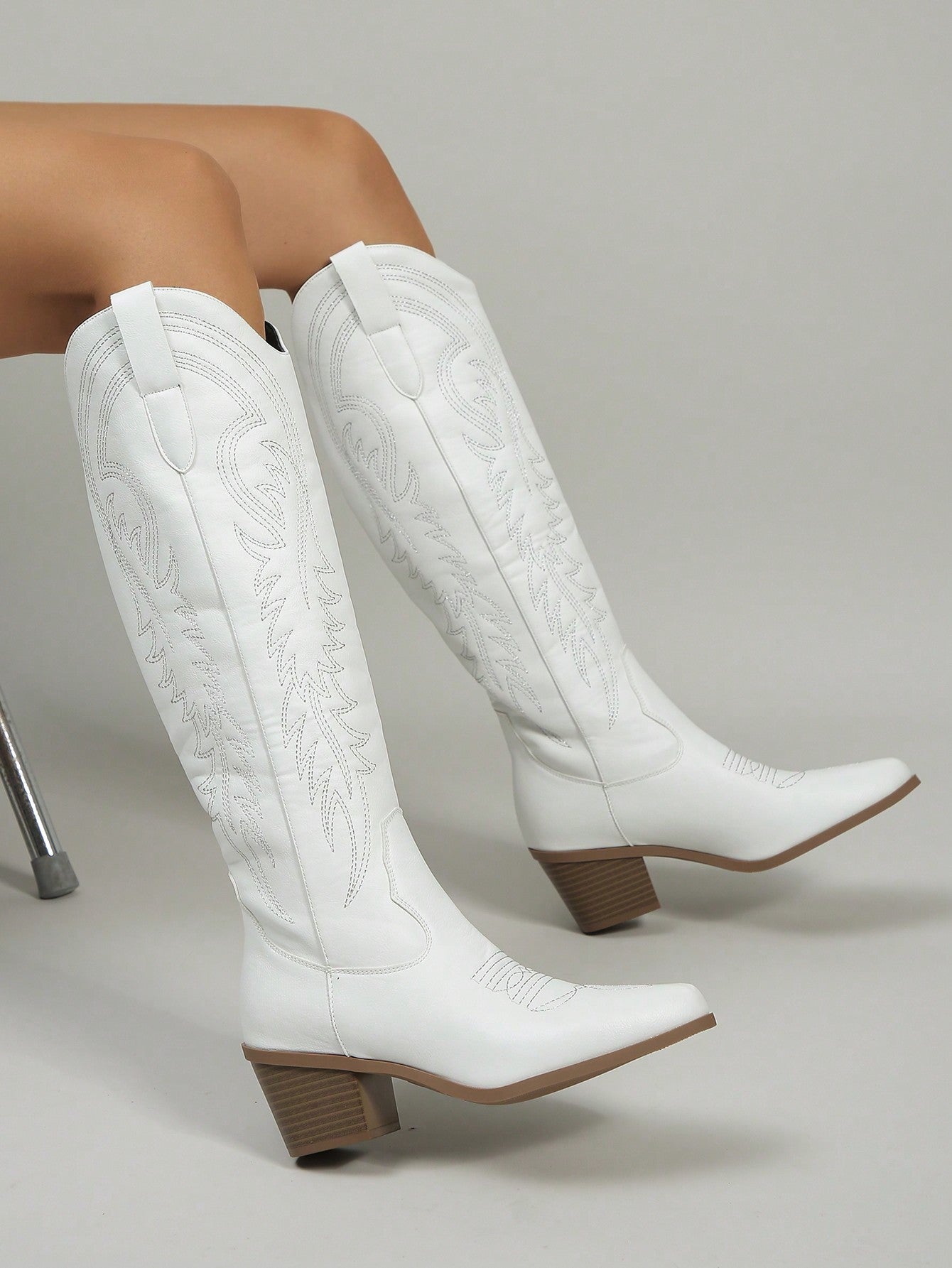 2024 Women's New Fashion Knee-High Western Style Embroidered Boots Cowboy Boots For Spring & Autumn