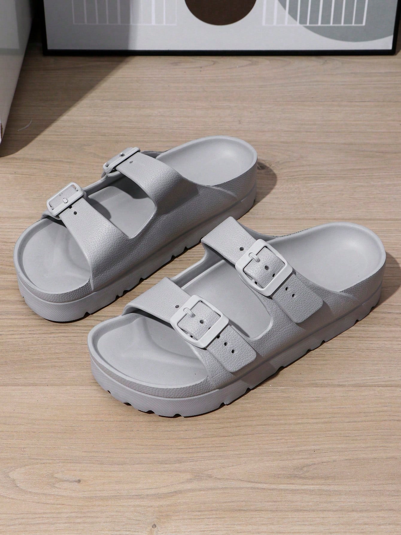 2024 New Summer Fashionable, Lightweight And Comfortable Women's Slipper Sandal With Buckle, Anti-Slip And Wear-Resistant, Perfect For Home Use