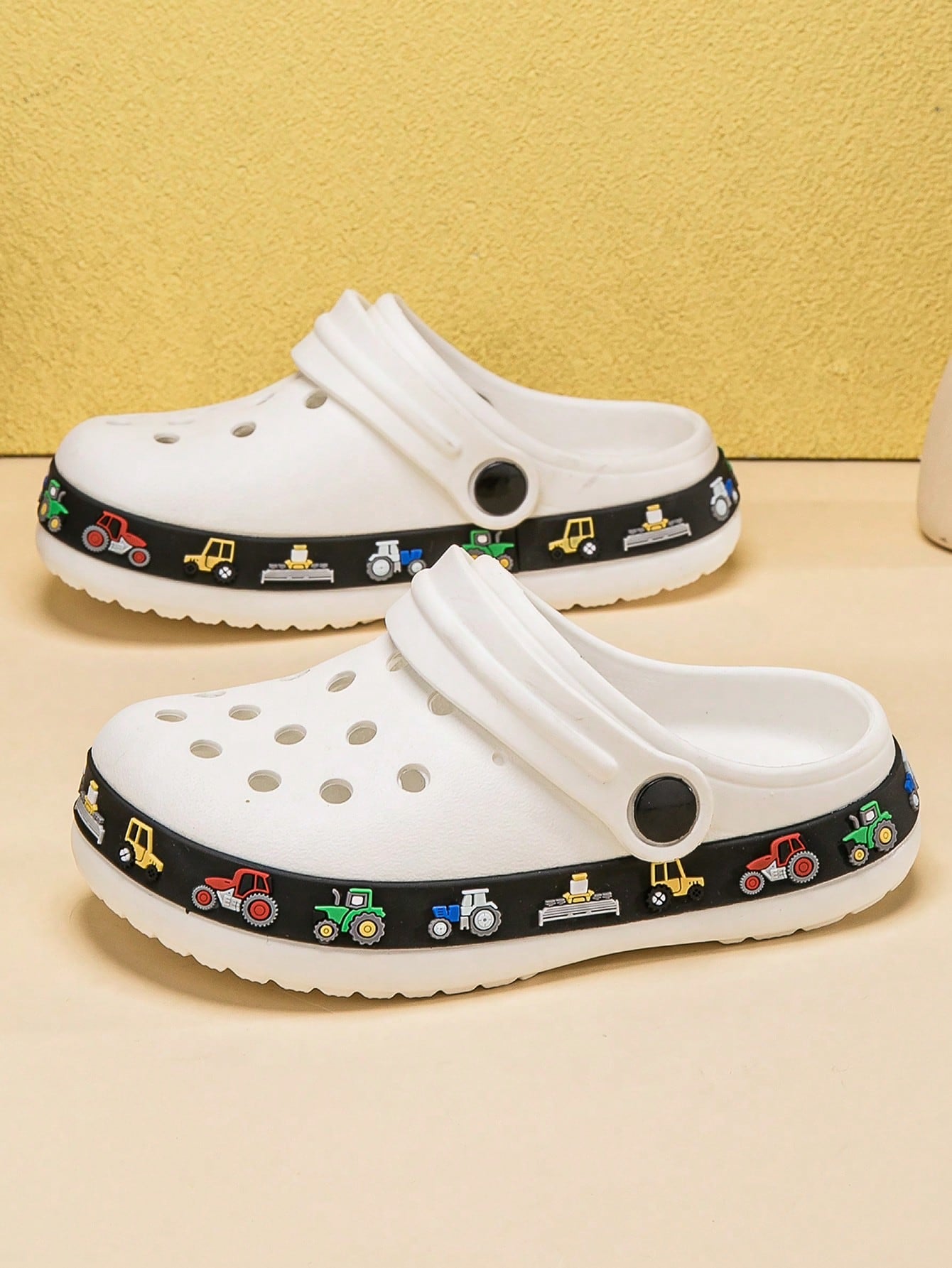 Boys' Summer Comfortable And Fashionable Casual EVA Beach Hollow Shoes