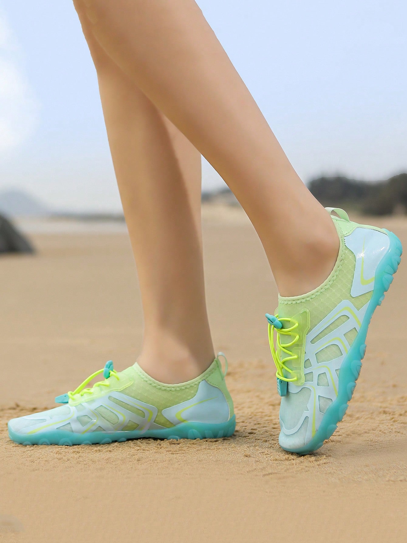 Comfortable & Stylish Teenage Girls' Casual Water Shoes For Swimming And Hiking