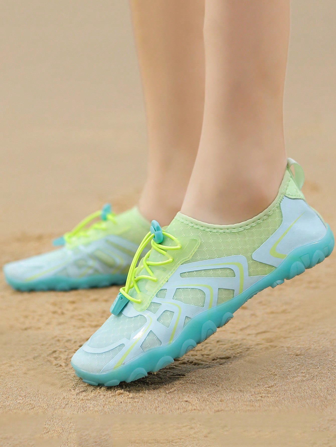 Comfortable & Stylish Teenage Girls' Casual Water Shoes For Swimming And Hiking