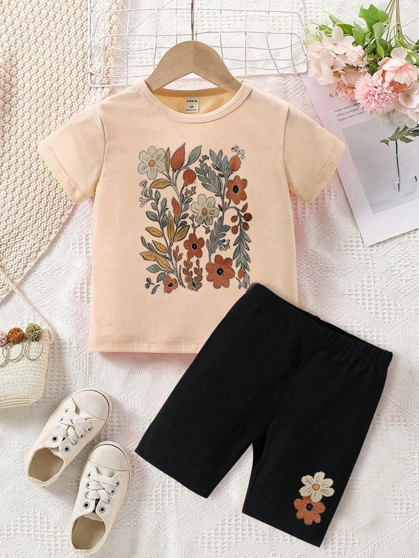 2pcs Young Girl Fashionable Casual Colorful Flower Pattern Printed Round Neck Short Sleeve T-Shirt And Cycling Pants Set