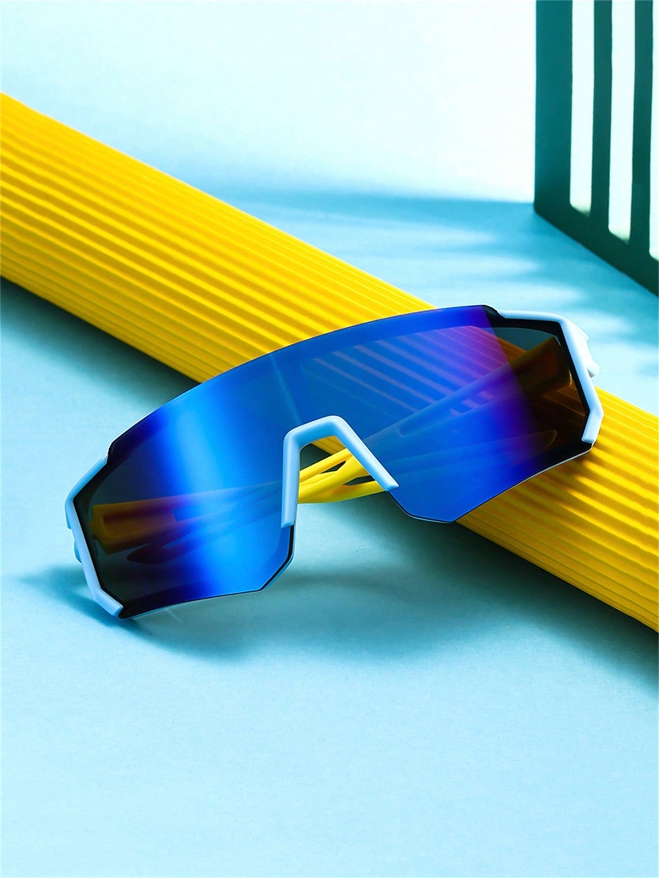 1pc Children's Colorful Sports Cycling Glasses,Colored Connected Large Frame Outdoor Sunglasses, A Gift For Children