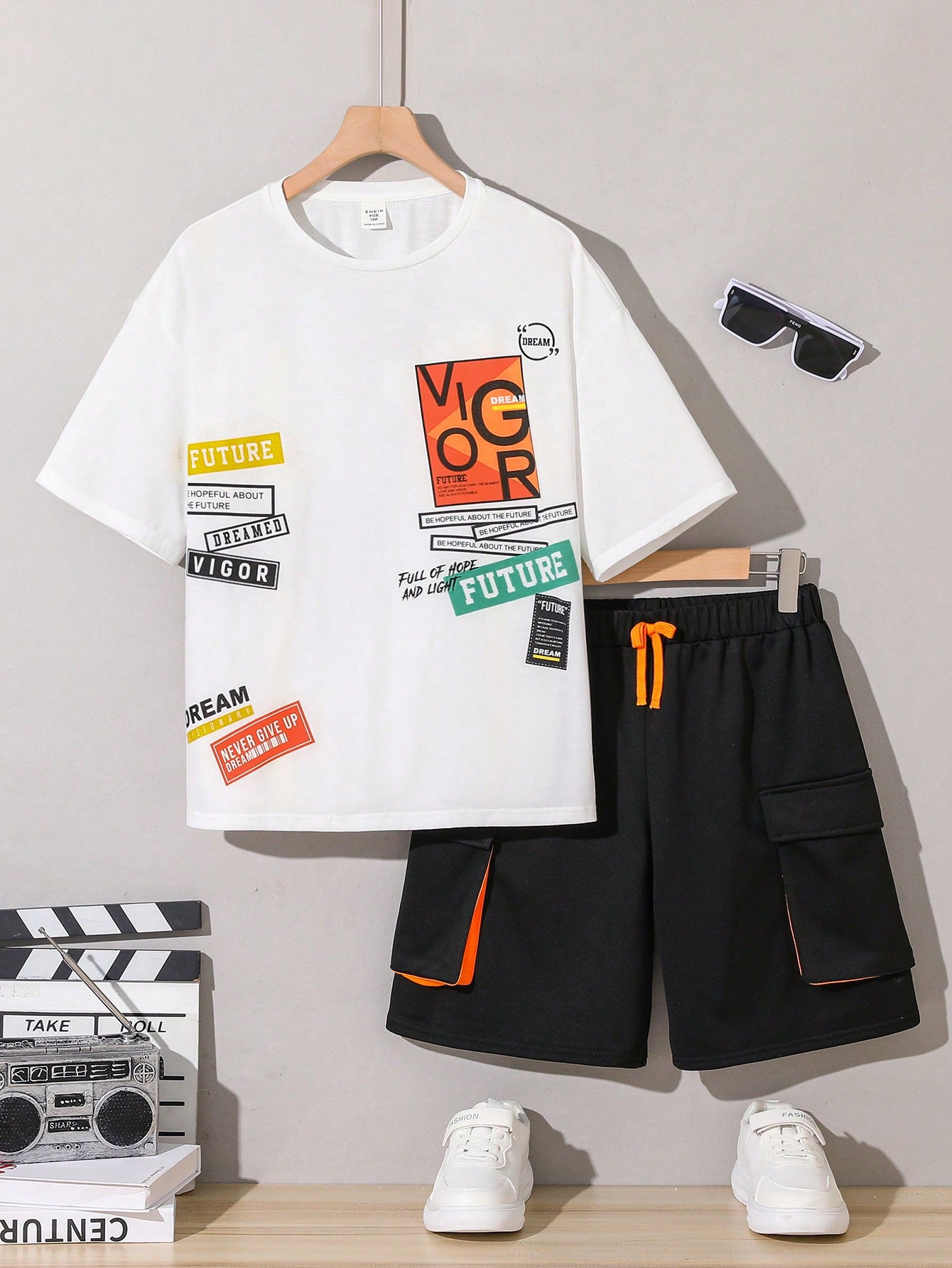 2pcs Tween Boys Extended Size Casual Street-Style Oversized T-Shirt With Letter Print And Front Pocket, Plus Solid Color Knitted Shorts Set; Suitable For Daily Wear, Casual Outings, Leisure Activities, Sports; Recommended For Spring/Summer Seasons.