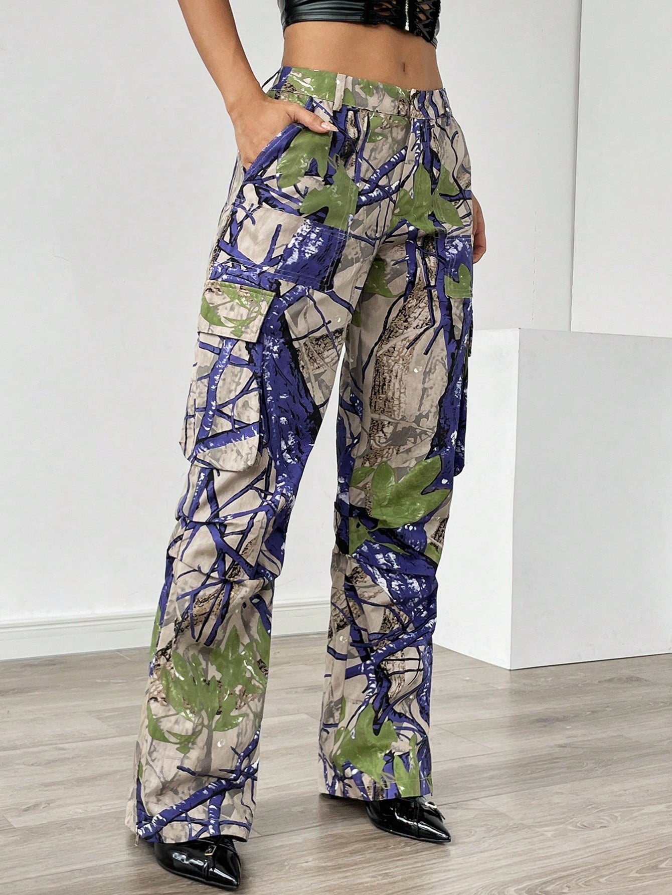 Coolane Women Full-Print Buttoned And Pocketed Long Pants