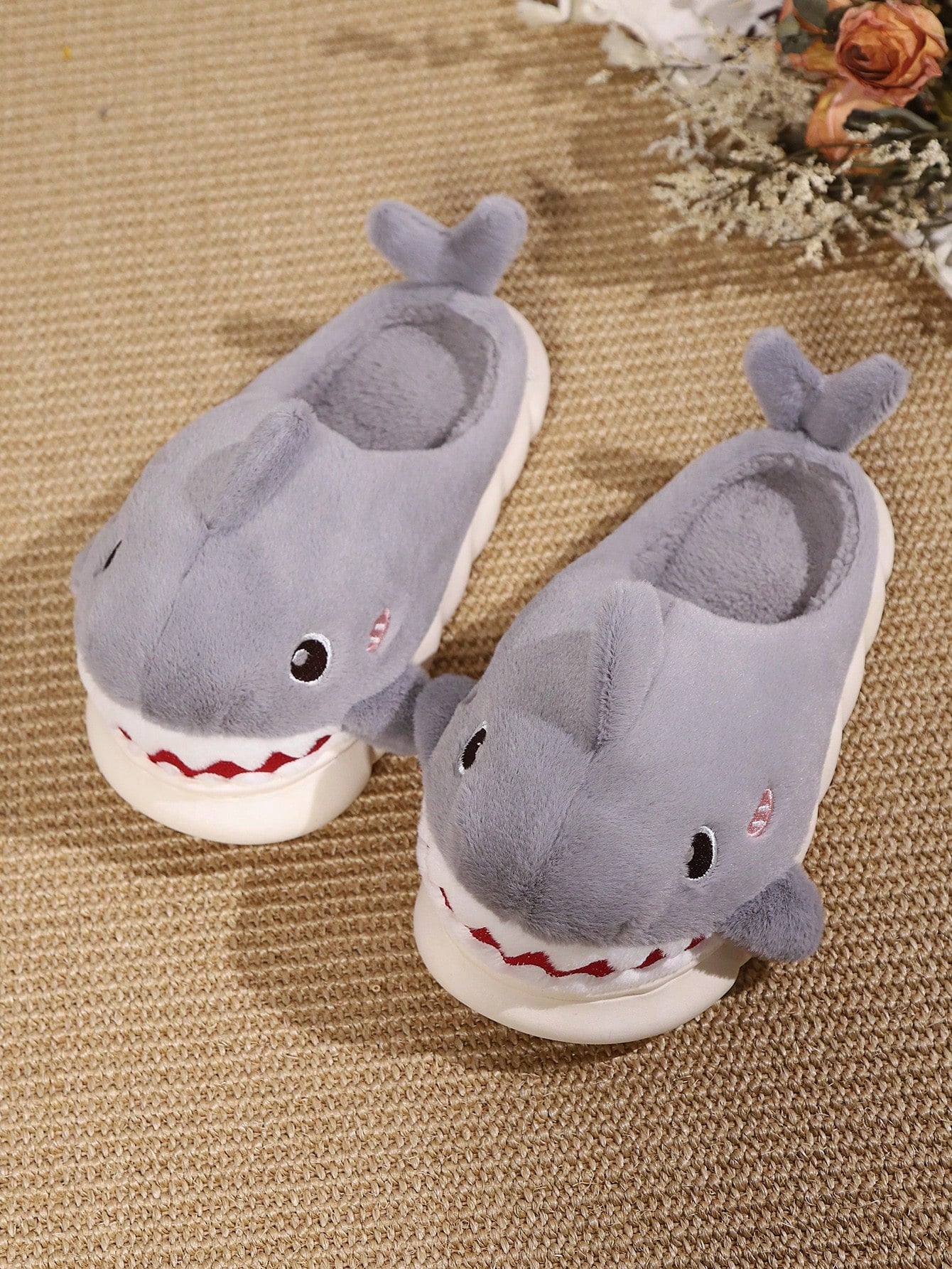 Cute Cartoon Shark Plush Slippers For Couples, Women's Autumn/Winter Warm Men's House Indoor Anti-Skid Slippers