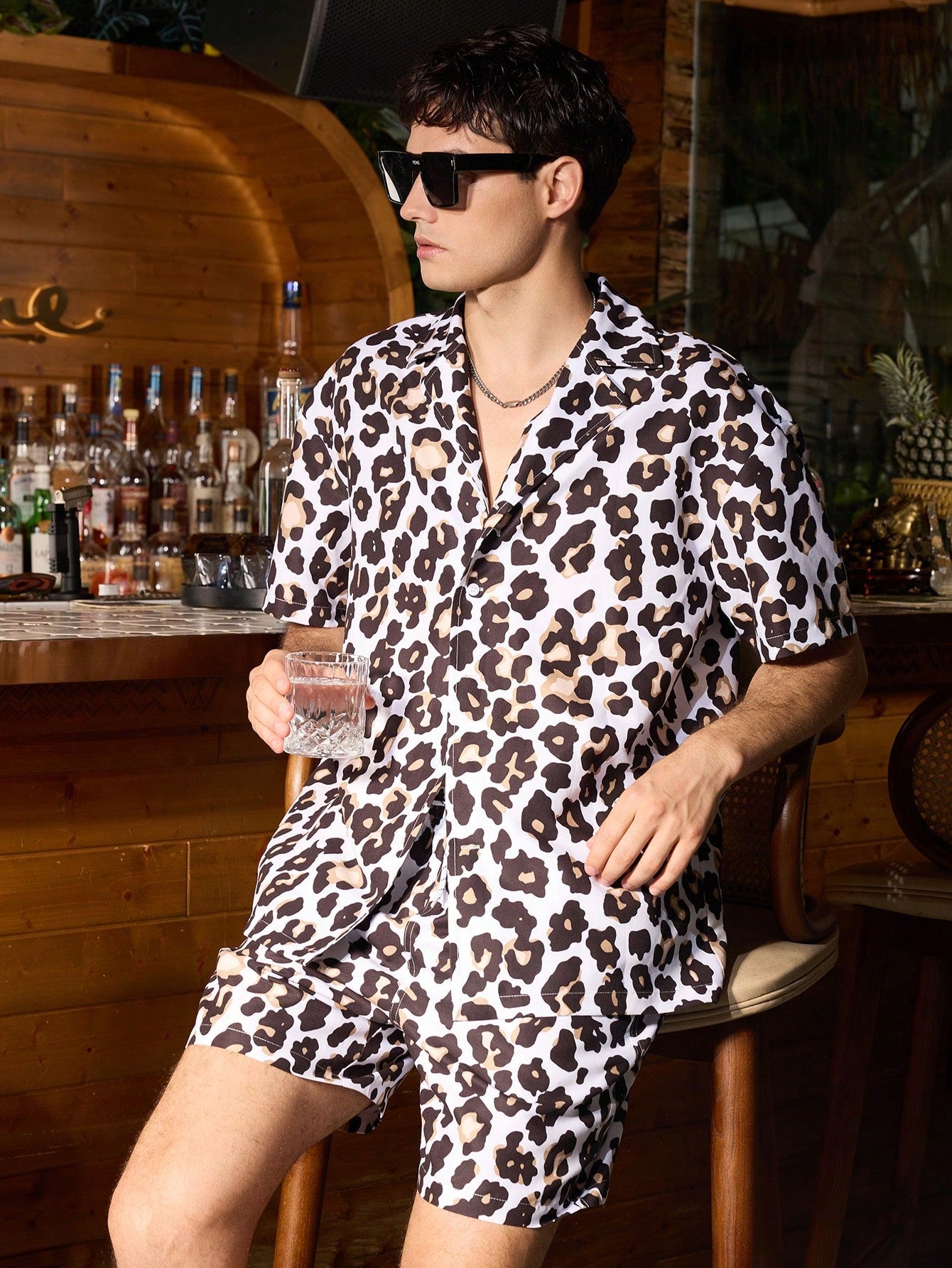 Men's Leopard Print Minimalist Beach And Daily Wear Outfit Set