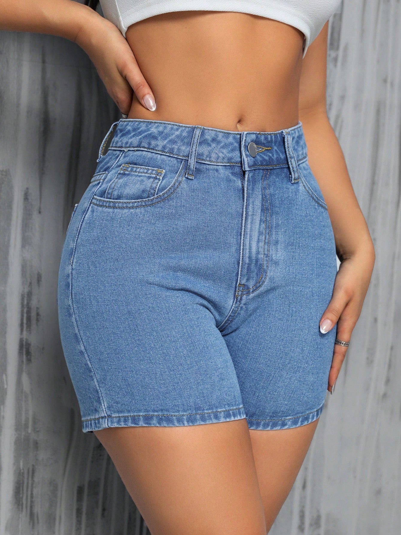 Ladies' Plain Casual Denim Shorts For Daily Wear