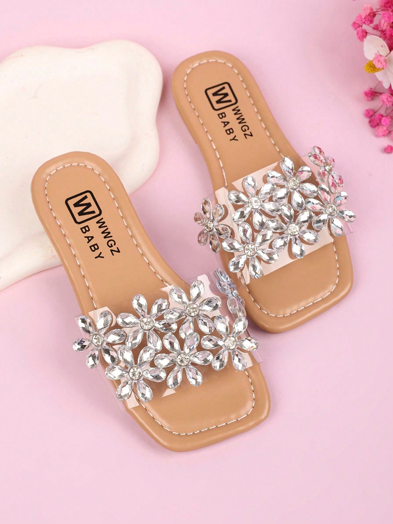 Girls' Fashionable And Lovely Transparent One-Word Strap Flat Sandals With Shiny Flowers And Rhinestones, Comfortable And Lightweight Slippers, Suitable For Parties, Outdoors And Beaches (Random Sole Pattern)