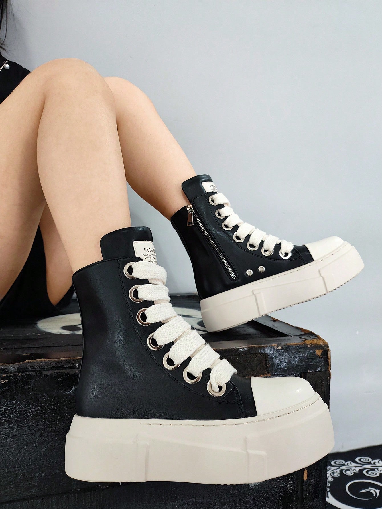 Fashion Platform Women's Sneakers Thick Sole Round Toe Ankle Boots Lace-Up Student Sports Shoes Black Casual Skateboard Shoes