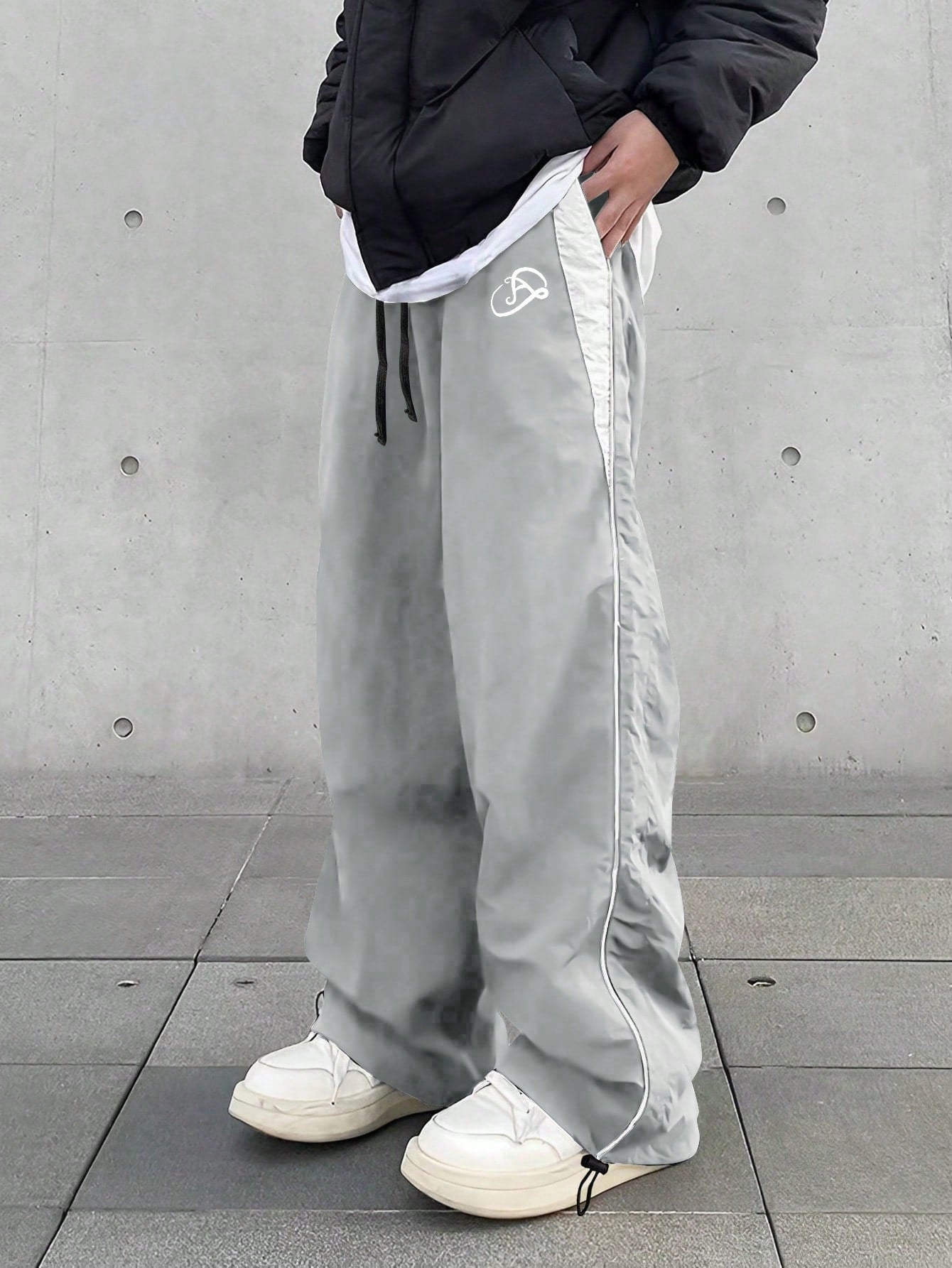 Men Wide Leg Loose Casual Pants With Letter Print And Color-Block Pockets