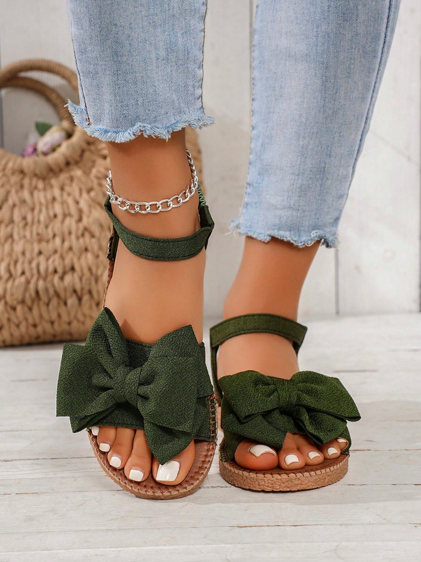 Women's British Style Beige Bowknot New Fashion Simple Flat Round-Toe Sandals