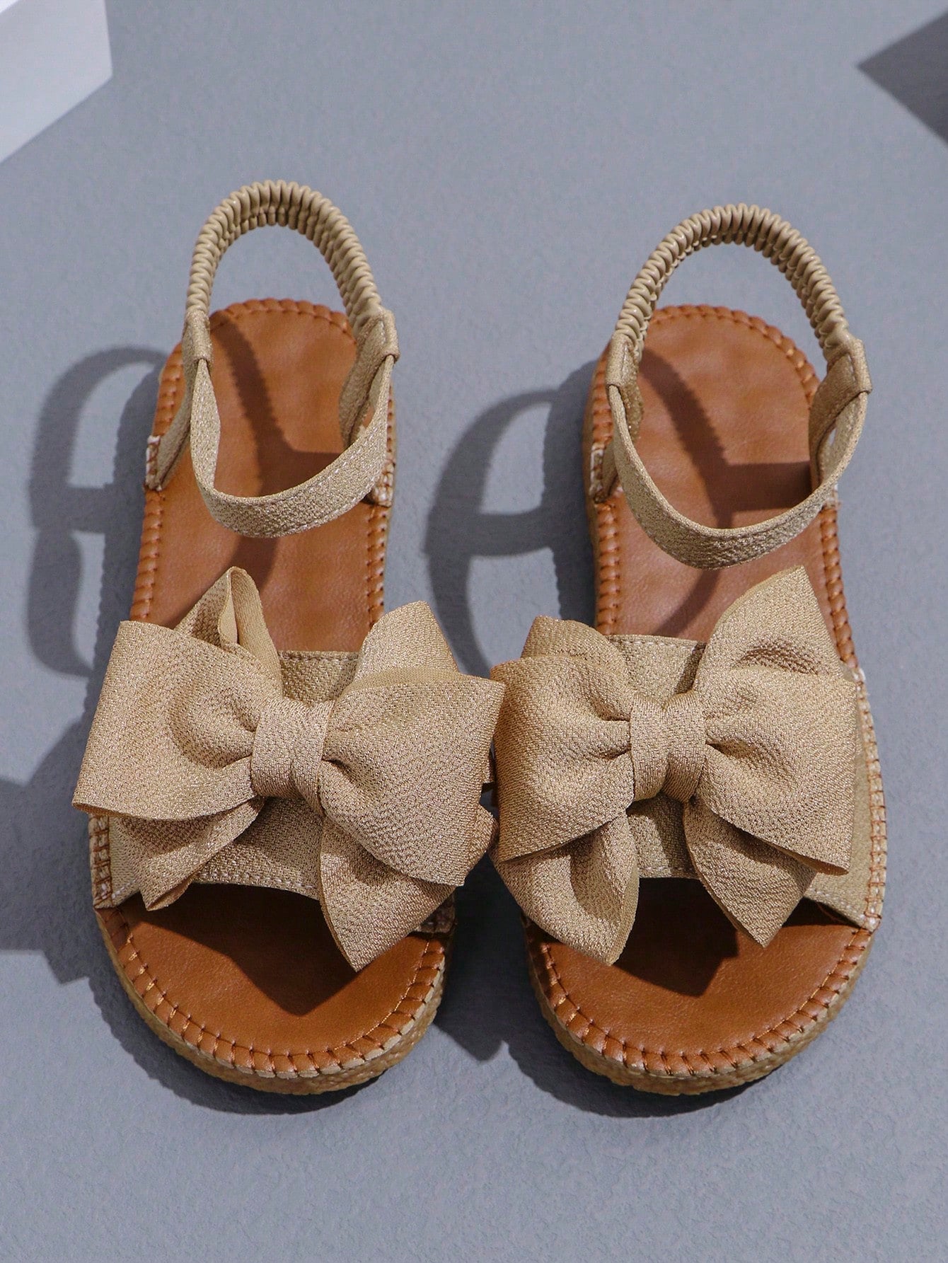 Women's British Style Beige Bowknot New Fashion Simple Flat Round-Toe Sandals