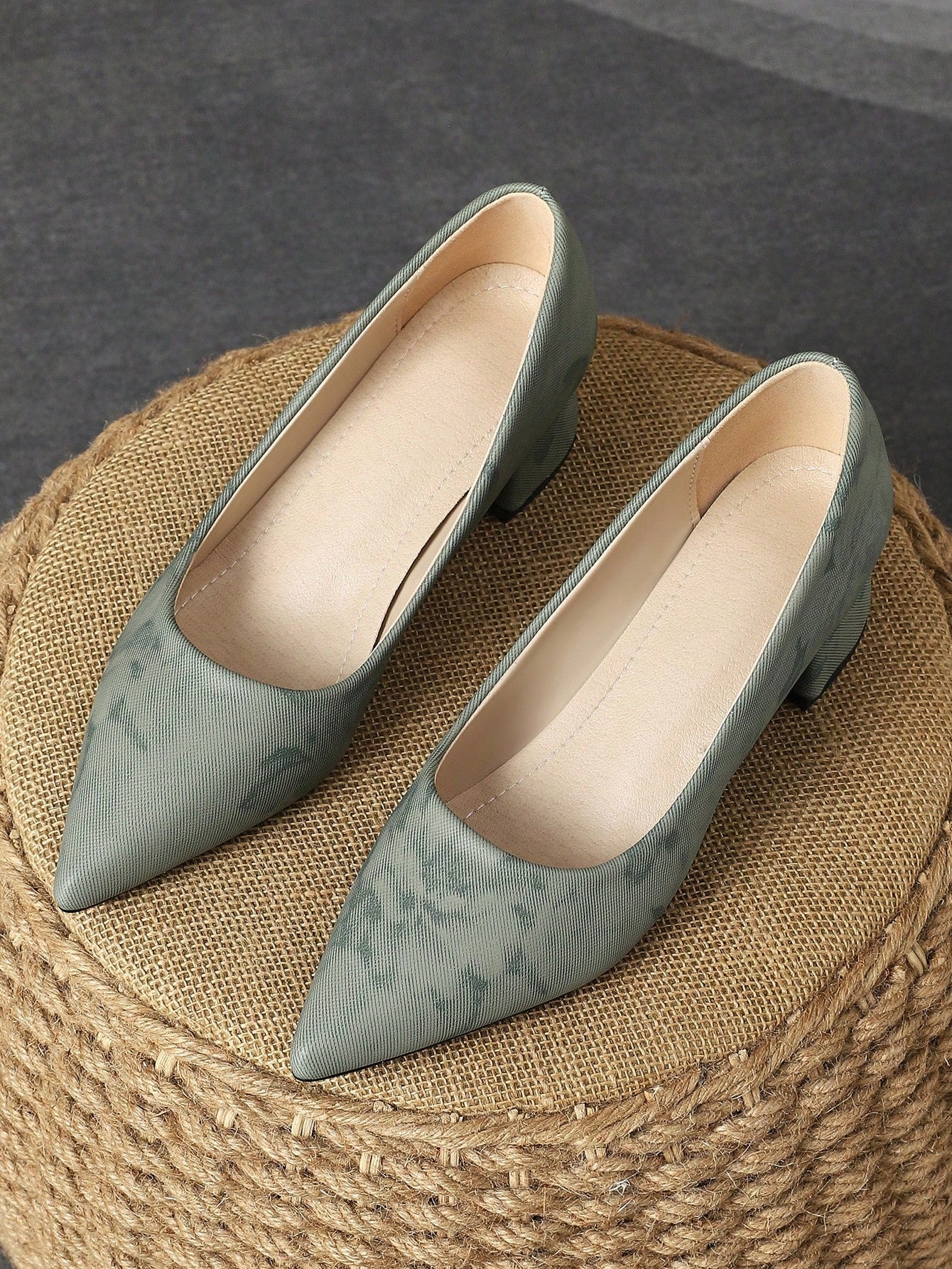 Women's Fashionable Green Pointed Toe Slip On Printed Stone Pattern Apricot Chunky Heeled Pumps Shoes For Holiday, Travel, Casual Outing, Outdoor, Retro, Versatile, Chic Black Flats