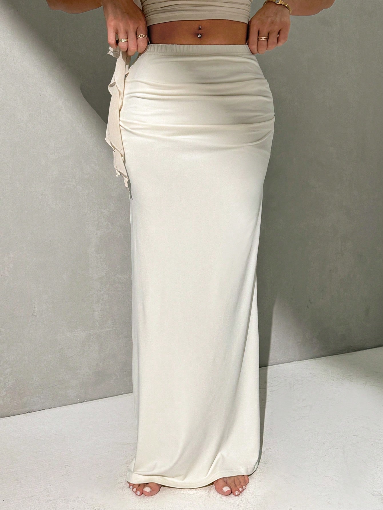 Women's Simple & Elegant Romantic High-Waist Ruched White Maxi Skirt For Date, Music Festival, Dance Party And Wedding