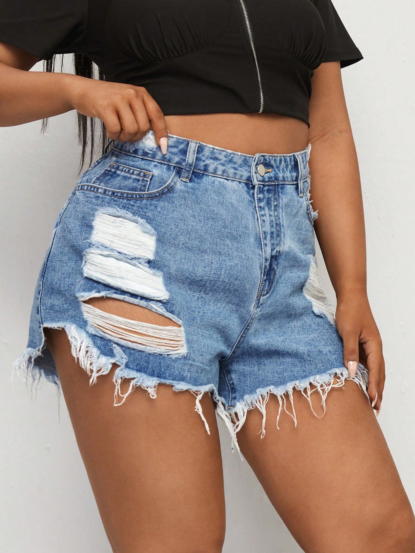 Plus Size Solid Color Distressed Frayed Edge Denim Shorts With Pockets, Summer Casual Wear