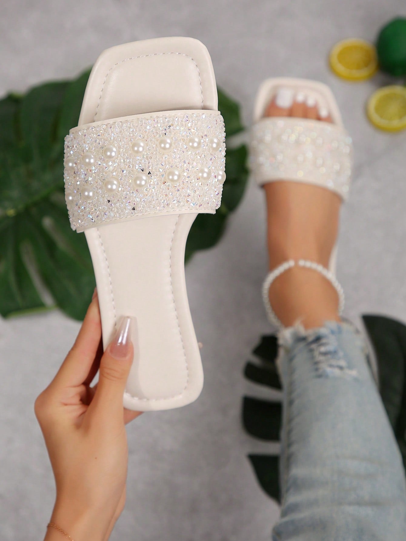 Women's Plus Size Flat Sandals, Summer Flip Flops Beach Shoes With Rhinestone Embellishment