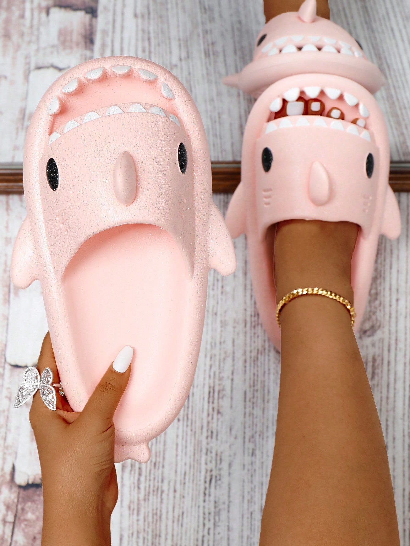 New Fun Shark Thick-Soled Beach Slippers Women's Flat Slippers