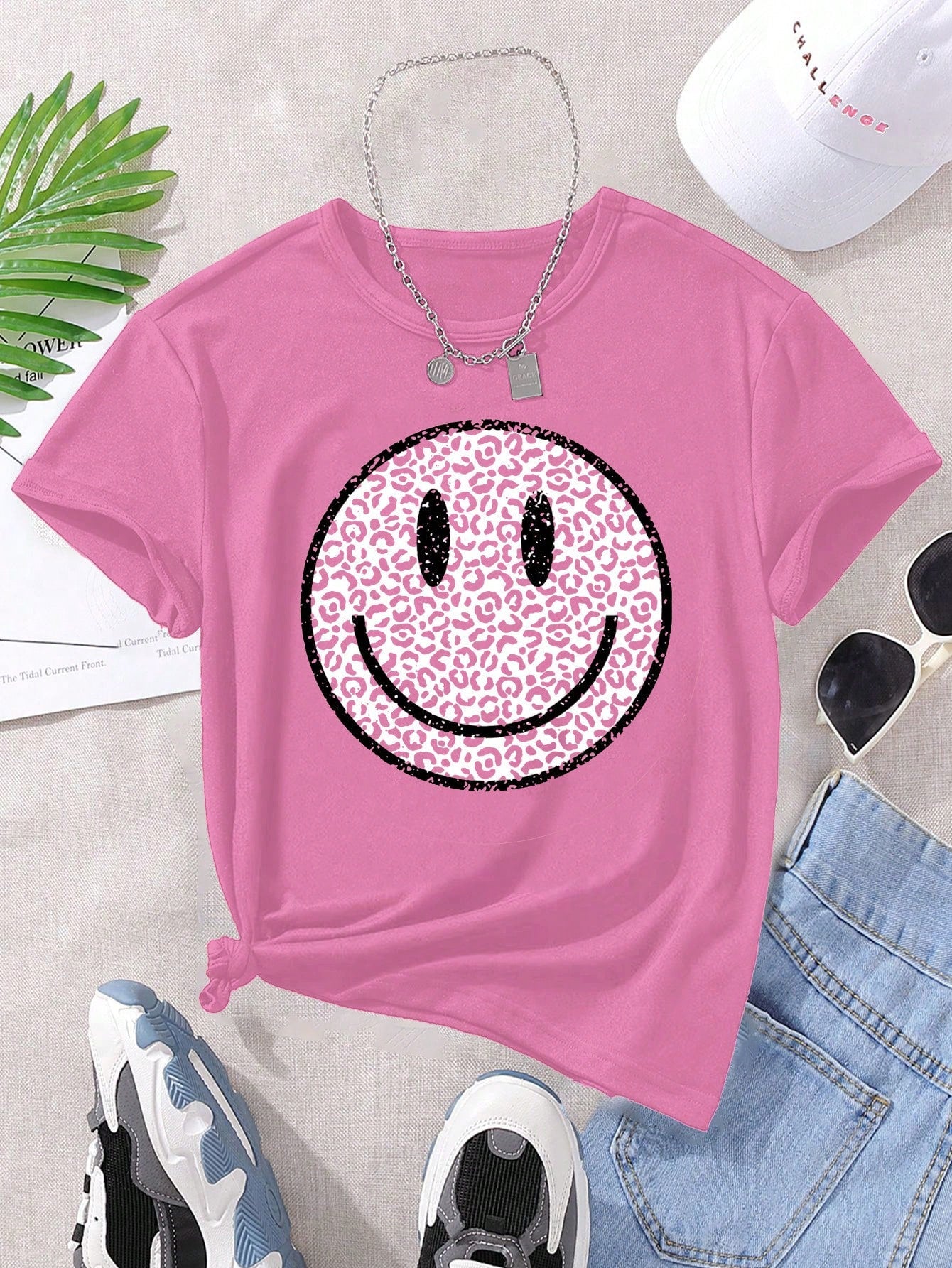 Tween Girl Oversized Graphic T-Shirt With Smiling Face & Leopard Print, Cute And Trendy Short Sleeve Casual Top