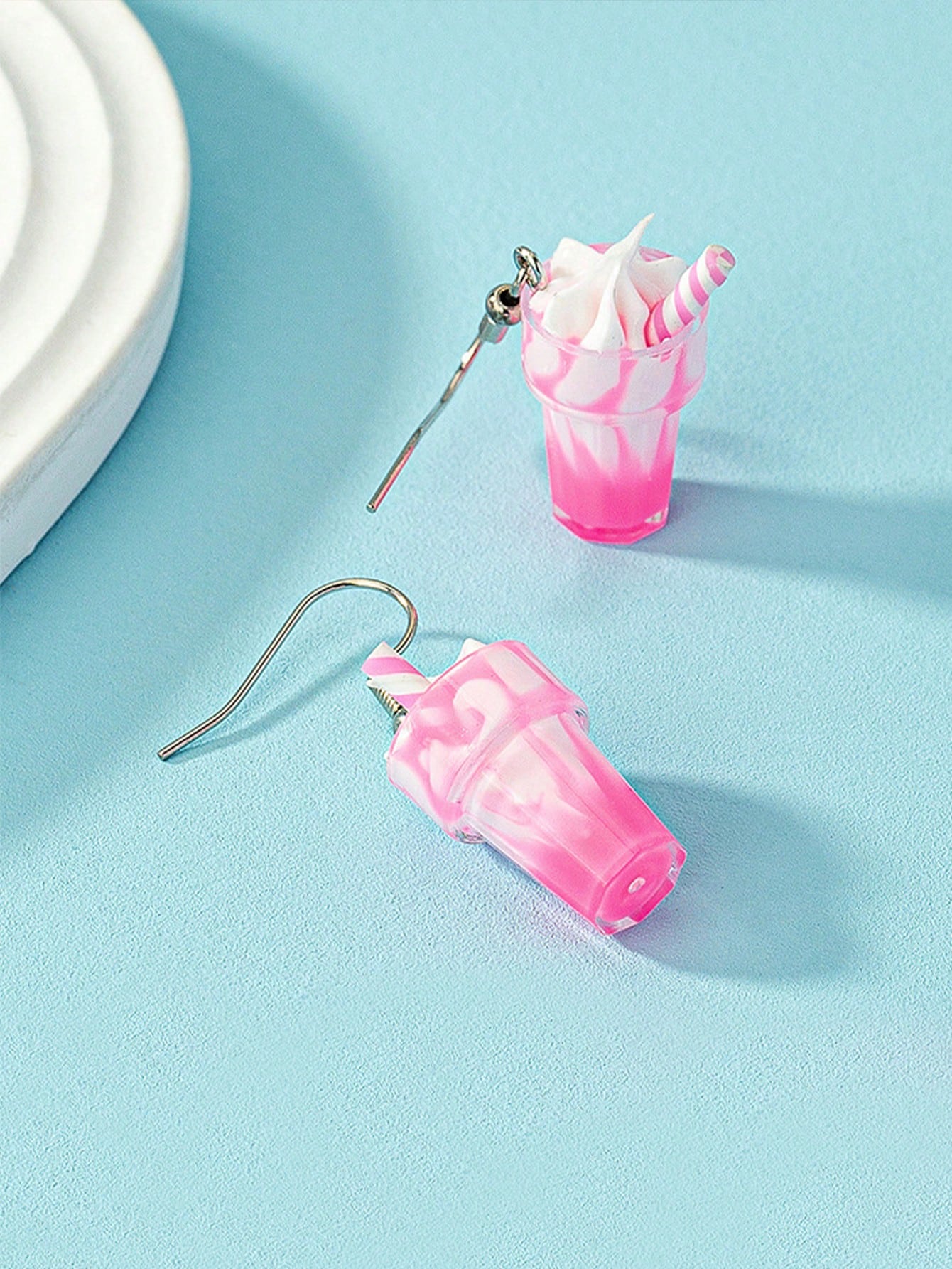 1pair Fun Girl Ice Cream Cup Earrings, 3D Simulation Novelty Cute Handmade Ear Drops