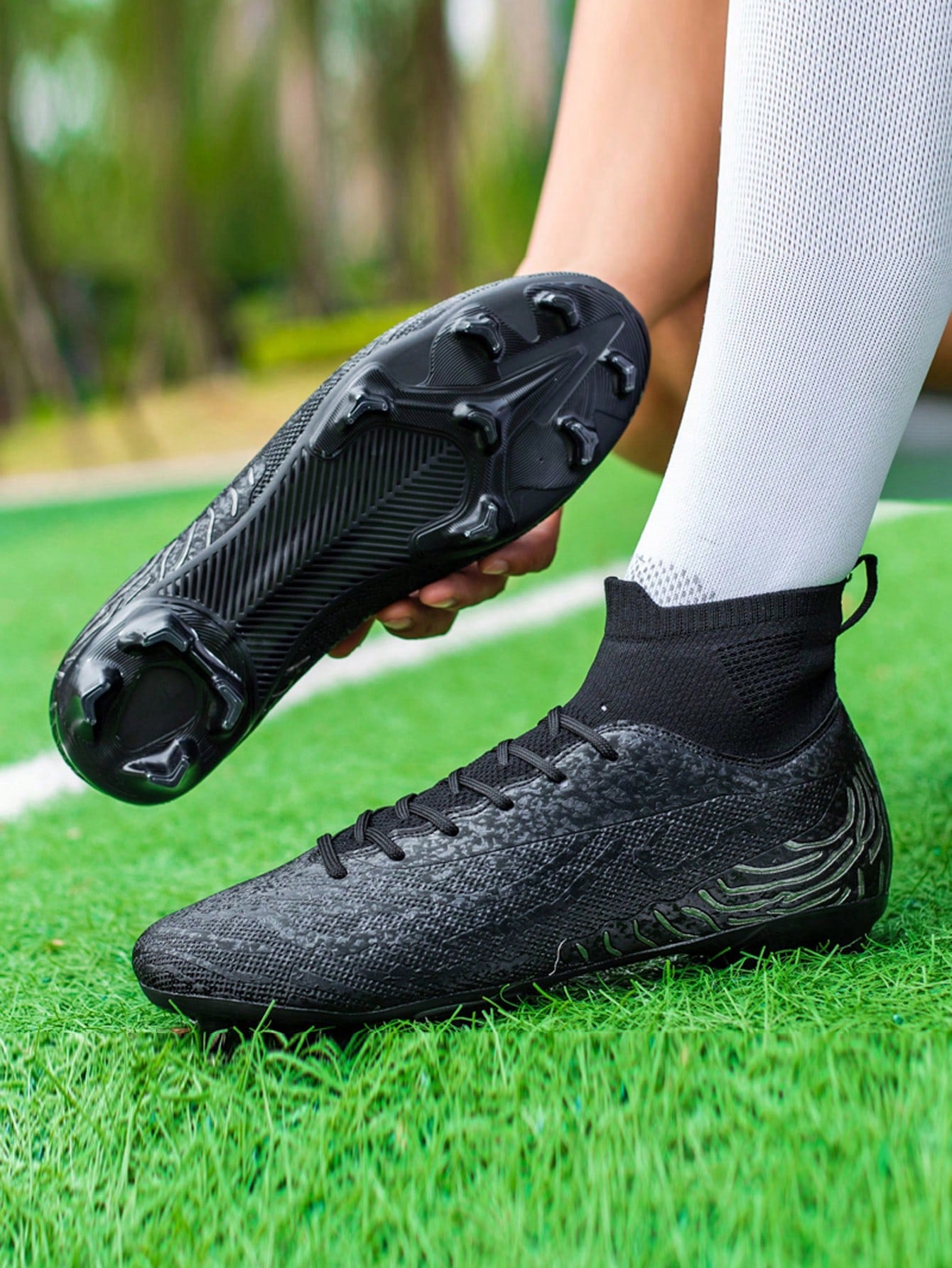 Professional Youth Outdoor Sports Soccer Shoes With Long Studs For Children, Anti-Slip & Durable Training Football Shoes