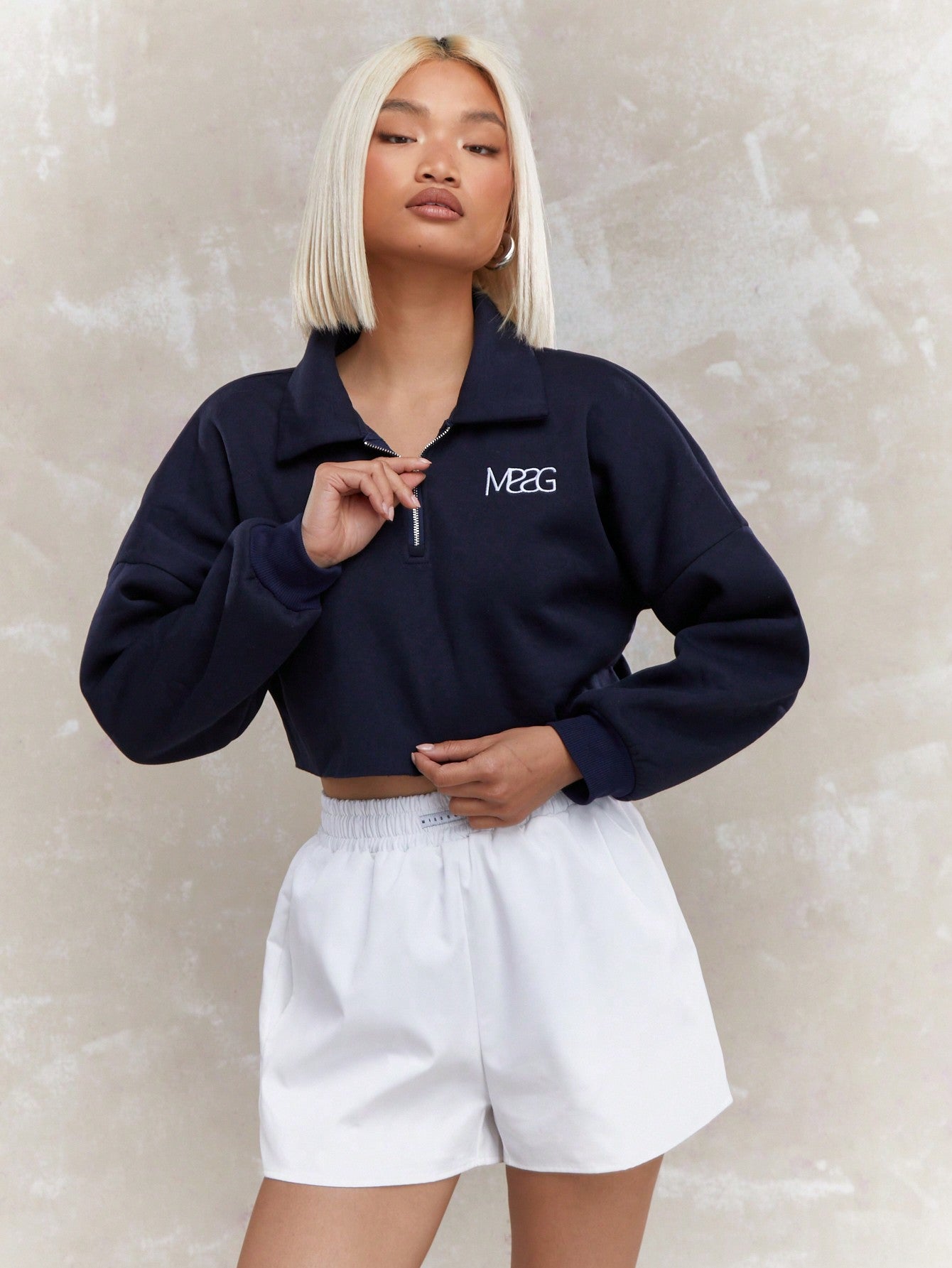 MISSGUIDED Zip Through Cropped Sweatshirt