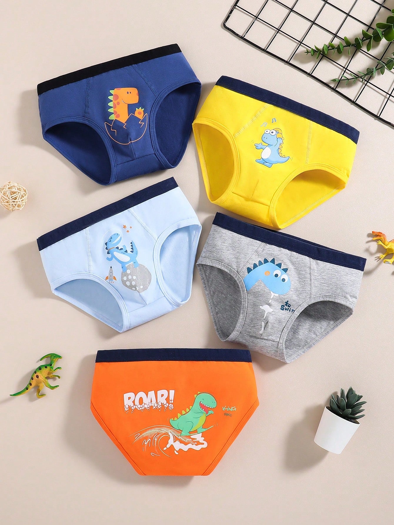 5pcs Boys Dinosaur Print Cotton Briefs Set