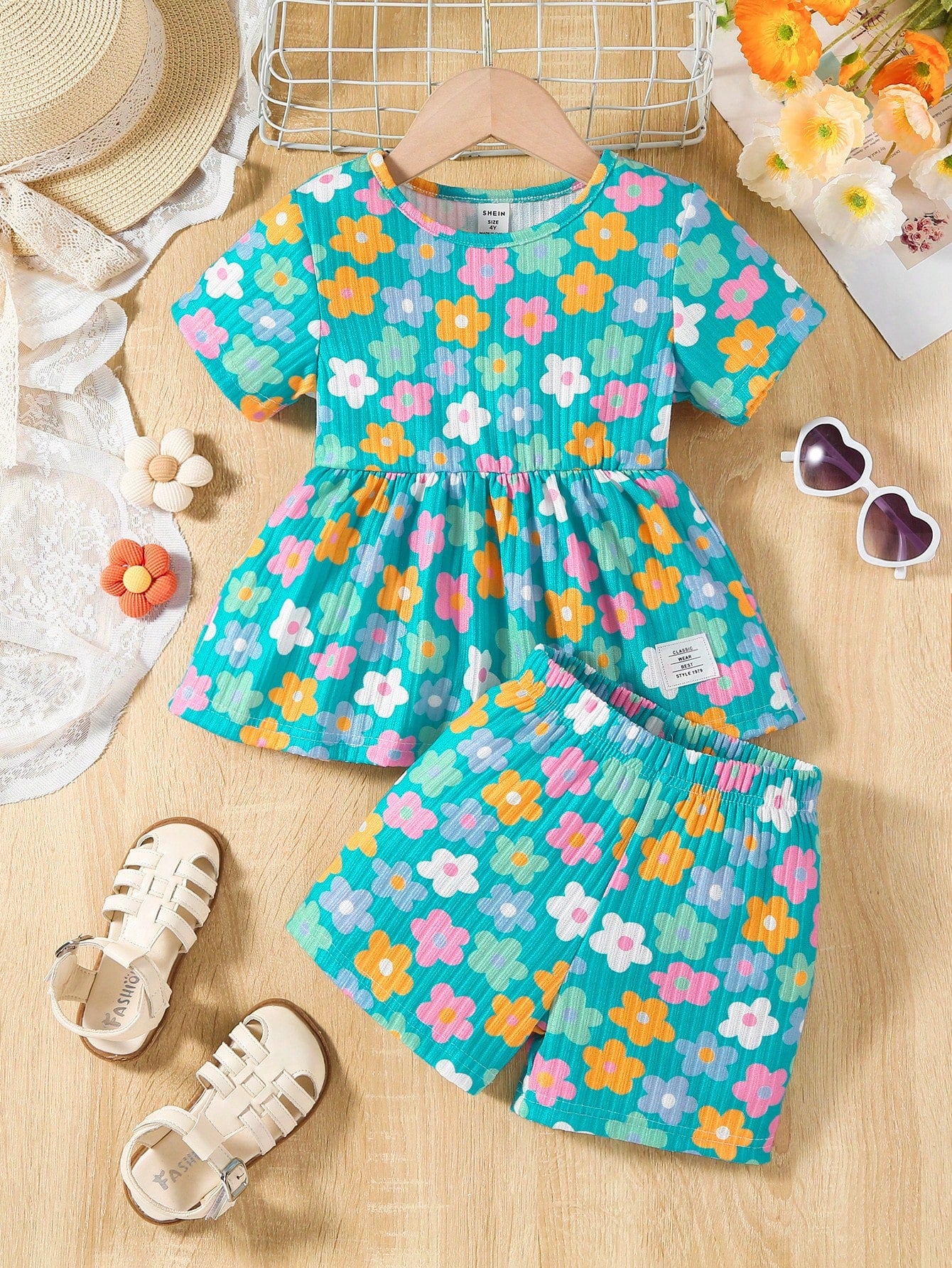 Young Girl Floral Printed Short Sleeve Round Neck Top And Shorts Set