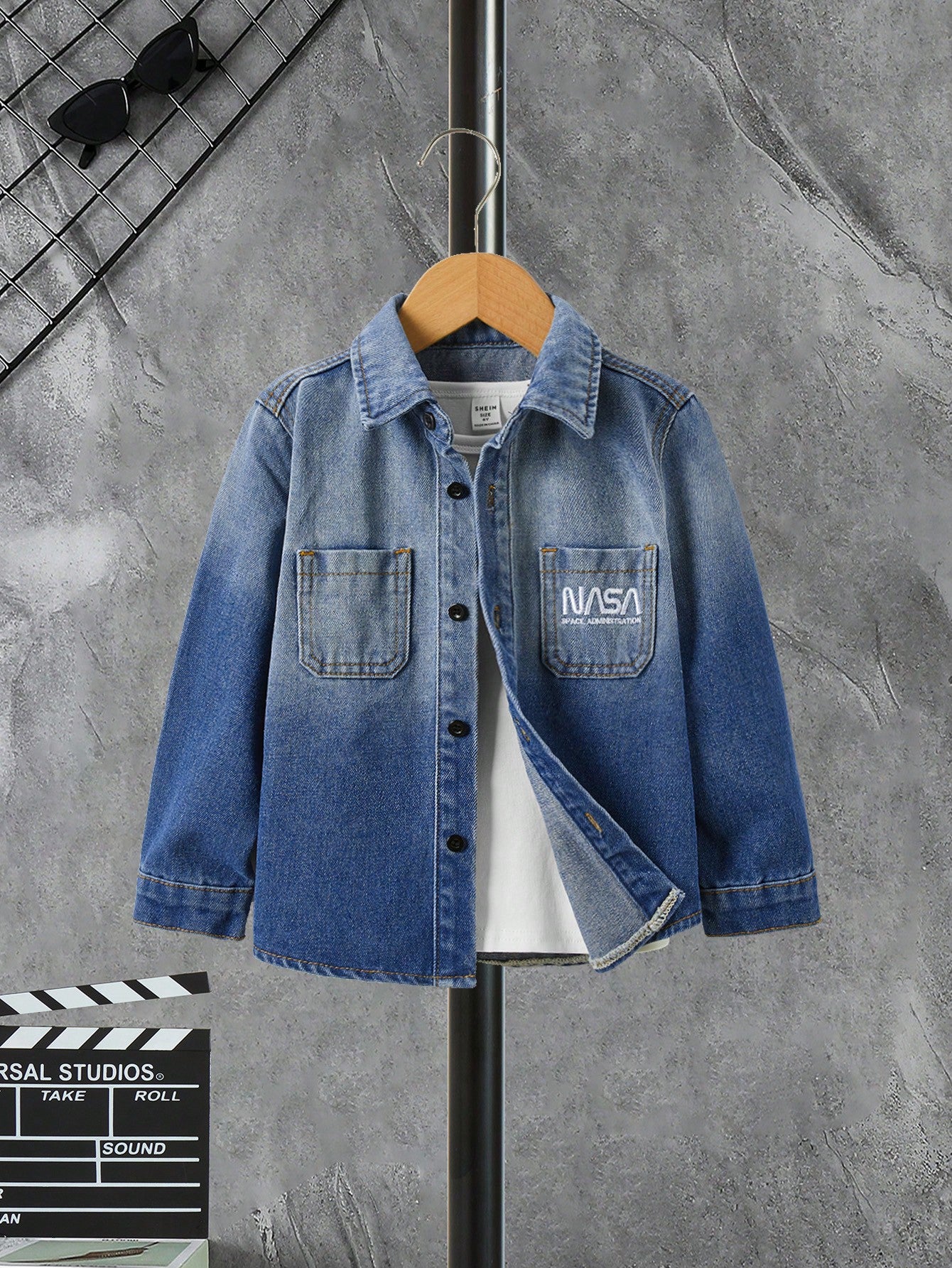 Toddler Boys' English Letter Embroidered Washed Casual Denim Jacket, Gradient Design