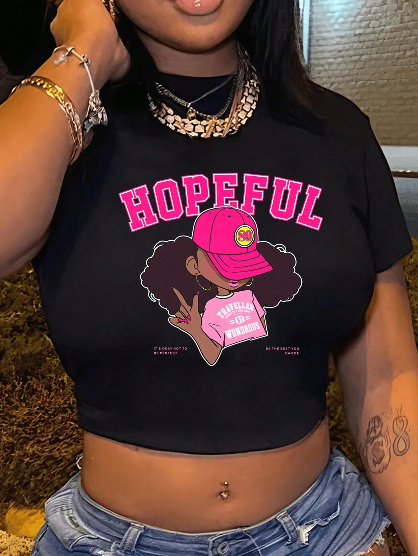 Casual Minimalist Mouth & Gold Teeth Printed Round Neck Crop Sleeve Slim Crop Top T-Shirt For Women, Suitable For Summer