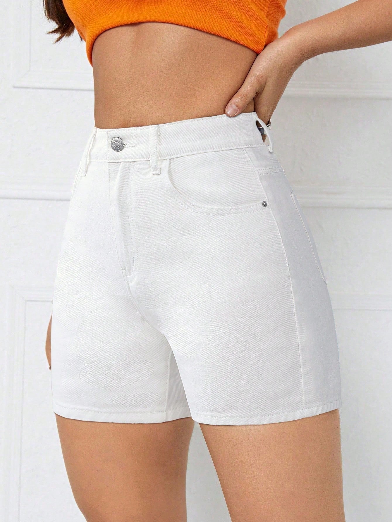 Women's Slim Fit Casual Denim Shorts With Pockets