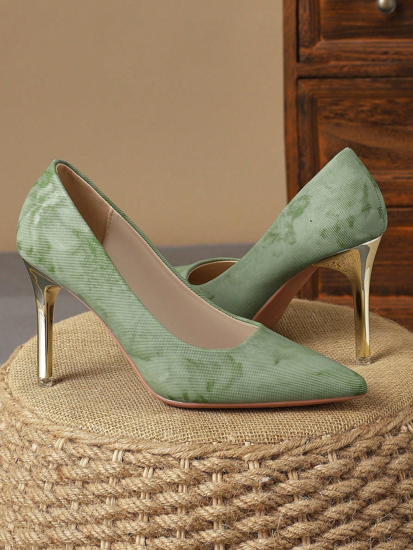 Women's Comfortable Pointed Shallow Mouth Nine Centimeter High Heel Pumps, Fashionable Mint Green Retro Style Casual Shoes With High-End Texture