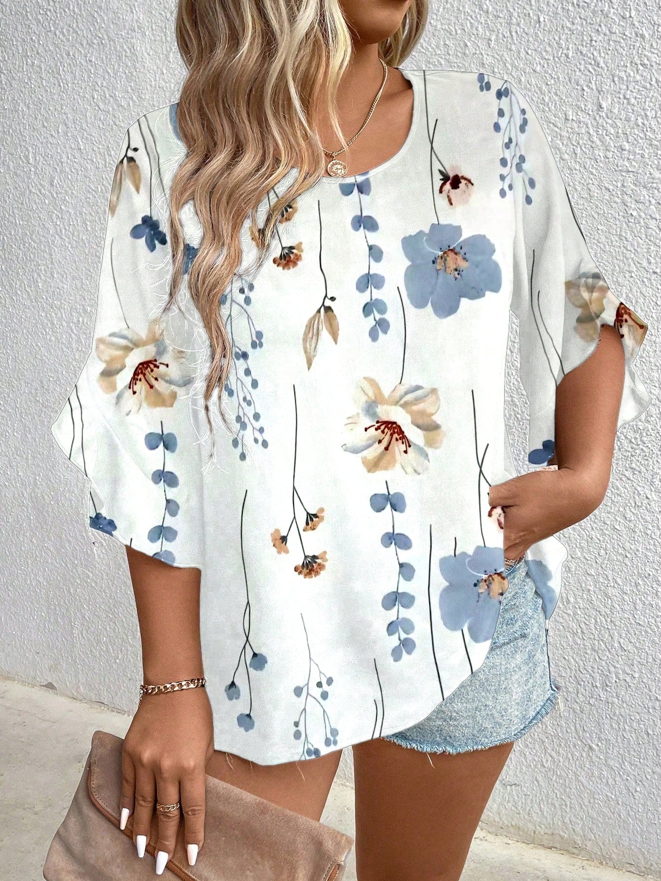 Plus Size Women's Loose Floral Print Bell Sleeve Round Neck Vacation Shirt