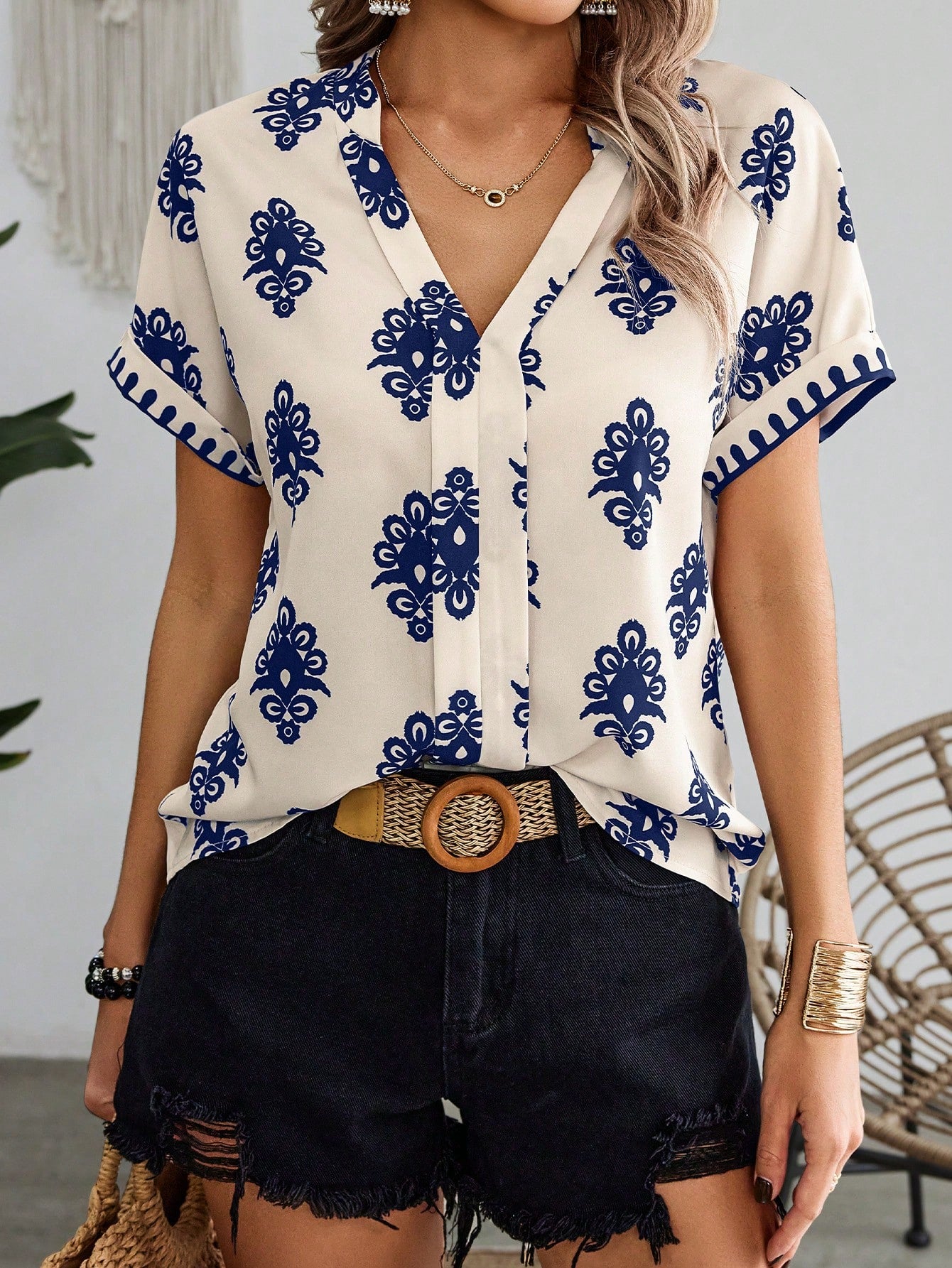 V-Neck Printed Short-Sleeved Shirt For Summer Vacations