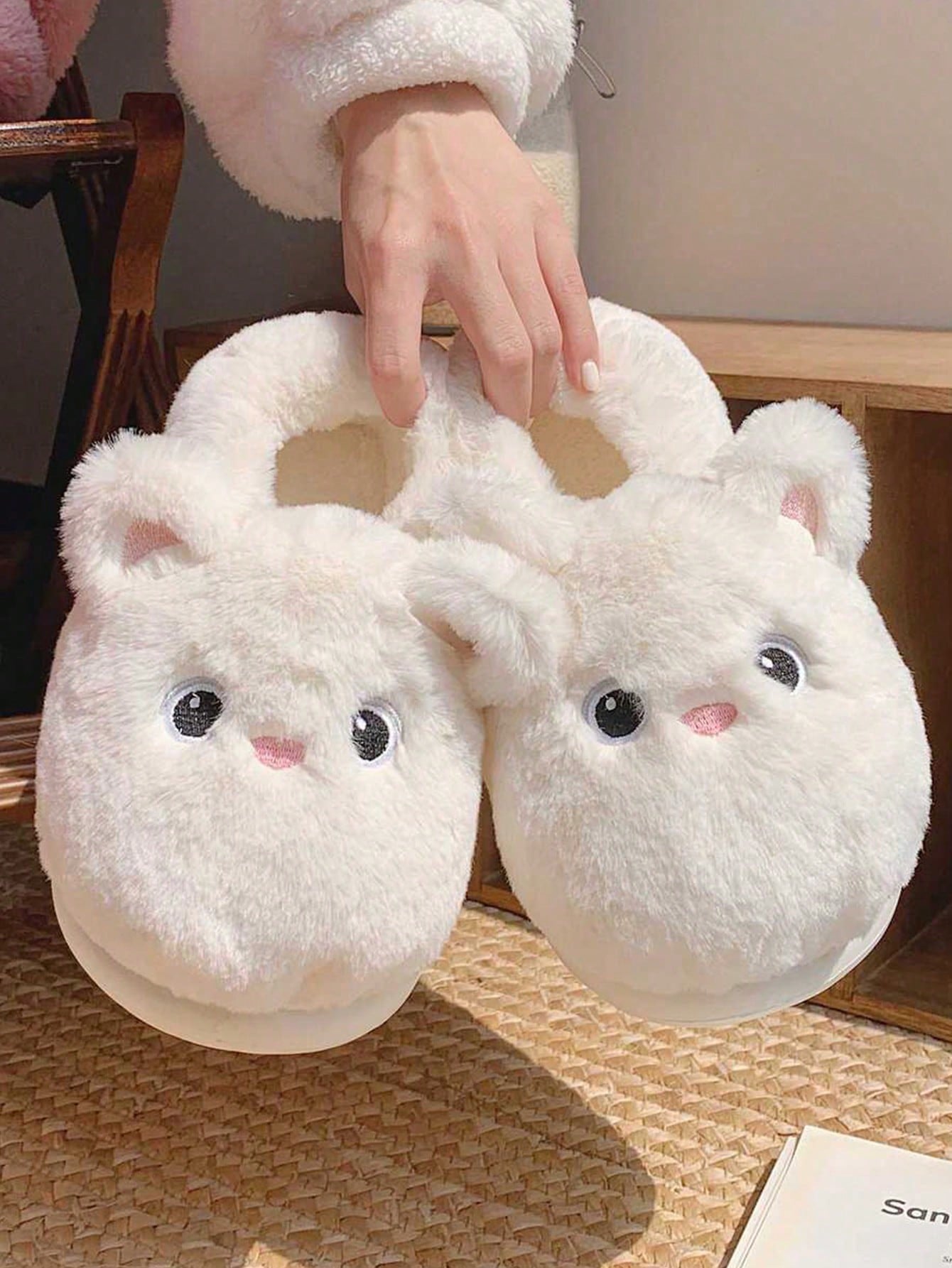 Women's Winter Cute Green Crocodile Fun 3D Animal Shaped Indoor Anti-Slip Thickened Home Slippers