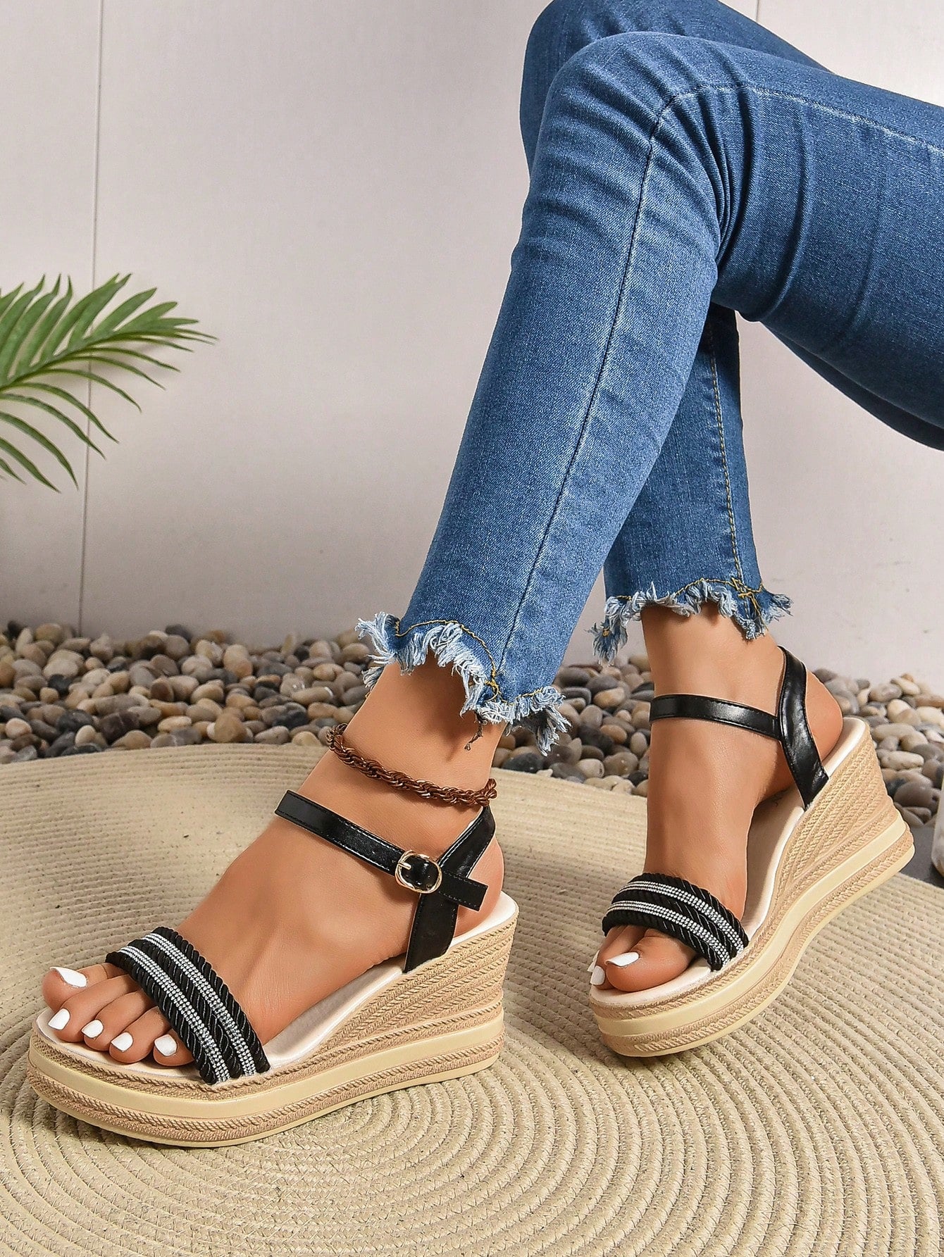 Women Fashionable Pink Bohemian Style Vacation Wind All-Match Anti-Abrasion Rope Bottom Woven Strap Women Wedge Platform Sandals