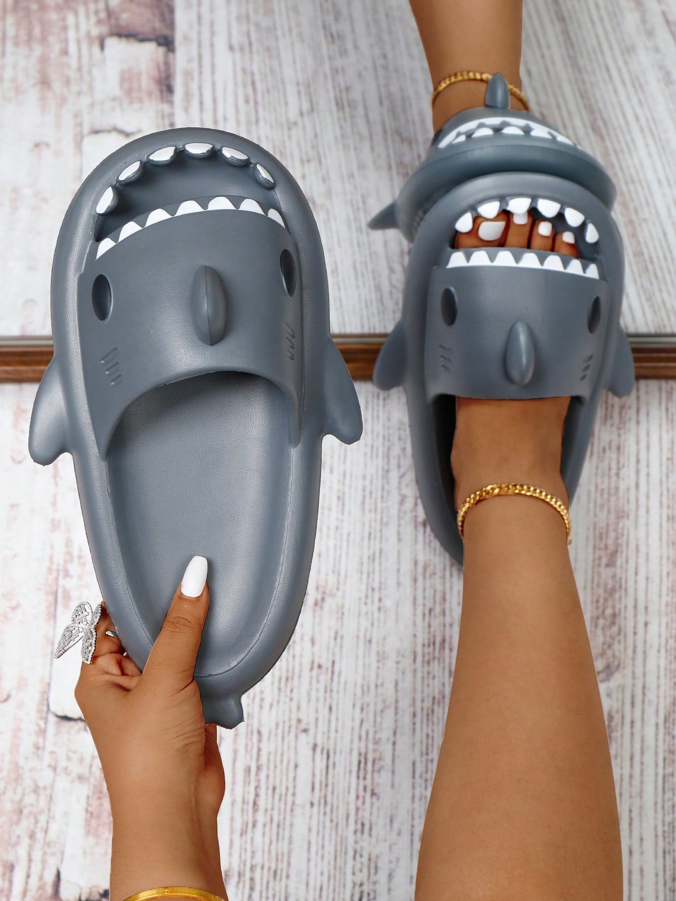 New Fun Shark Thick-Soled Beach Slippers Women's Flat Slippers