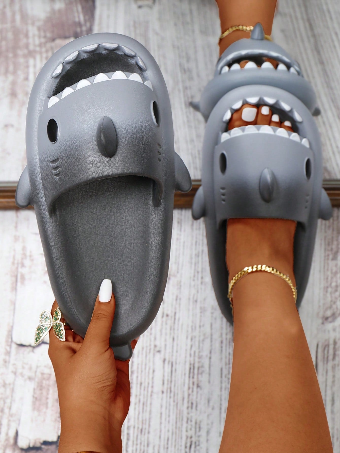 Fashionable Slides For Women, Ombre Pattern Cartoon Shark Design Single Band Indoor Slippers