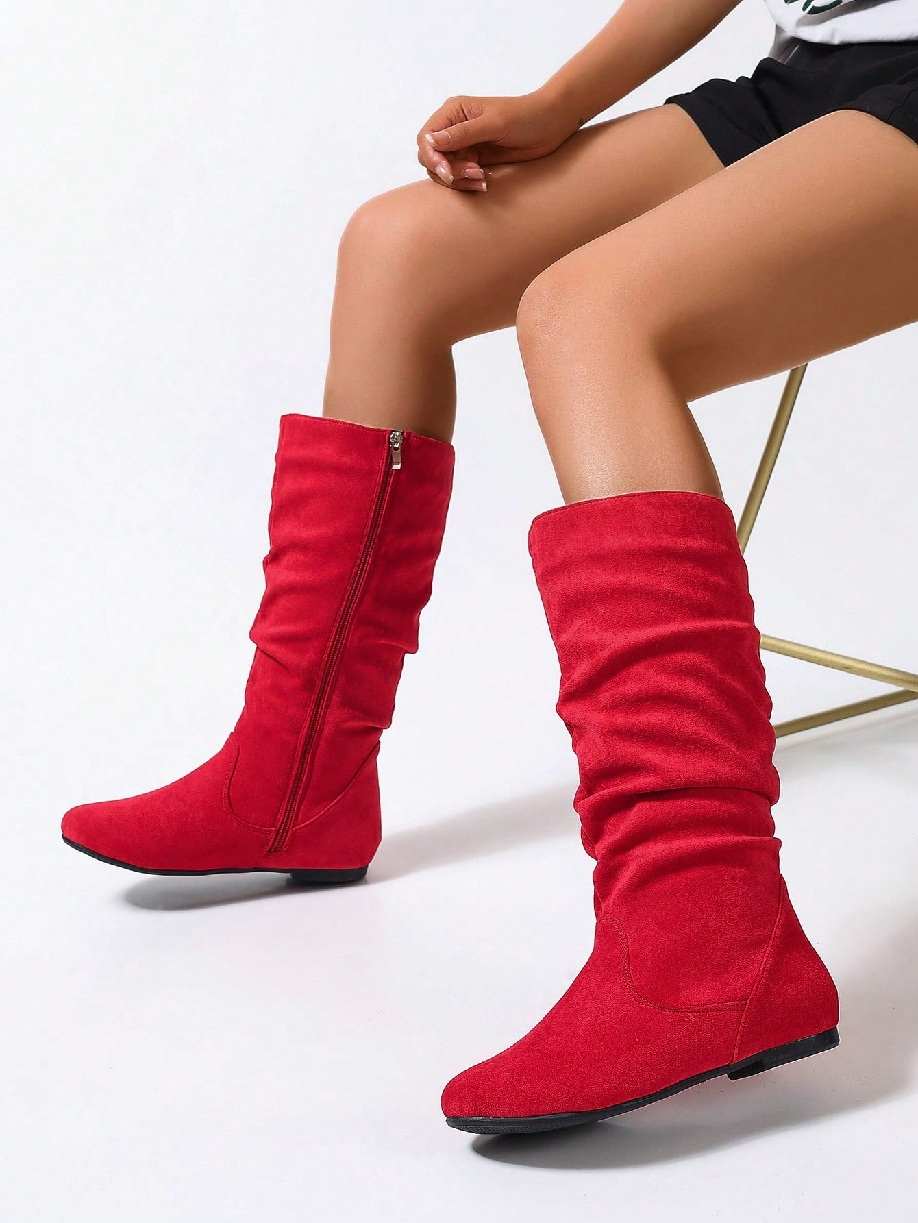 Fashionable Flat Comfortable Woman Boots With Suede, Side Zipper, Wrinkle Design