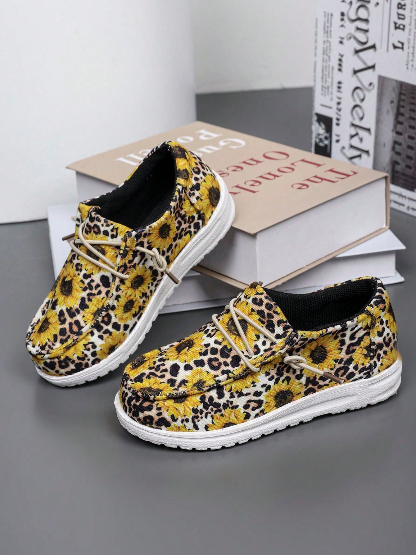 Kids' Casual Sunflower Print Athletic Shoes, Breathable Canvas Running Shoes, Low Top Sports Sneakers.