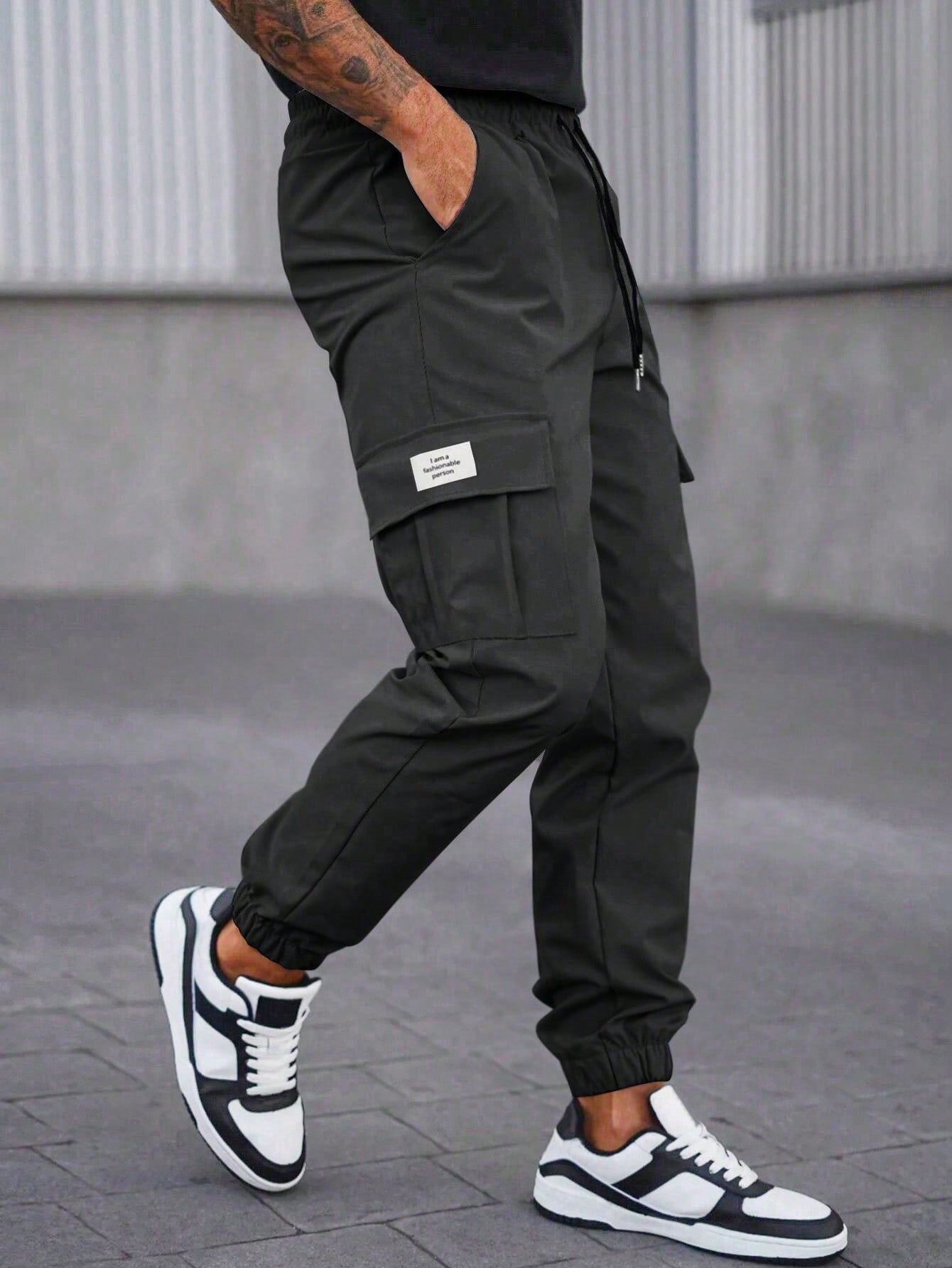 Men's Letter Printed Twill Cargo Pants With Elastic Cuffed Hem