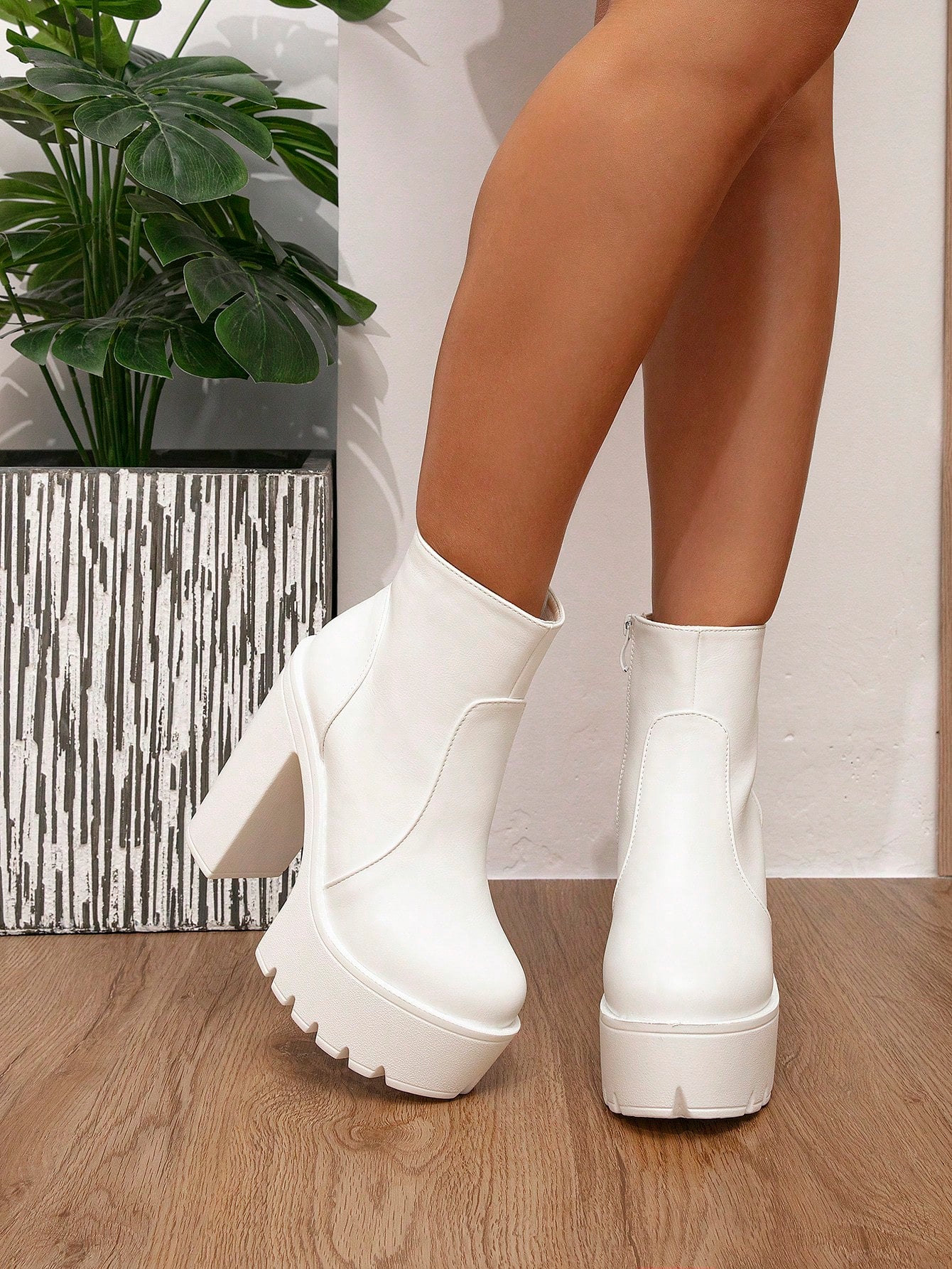 Women's Ankle Boots And Short Boots 2023 Fashionable Shoes, Autumn And Winter New One-Button British Style Boots Women's Short Boots, High Heeled Thick-Soled Women's Shoes With Waterproof Platform And Versatile Chunky Heel