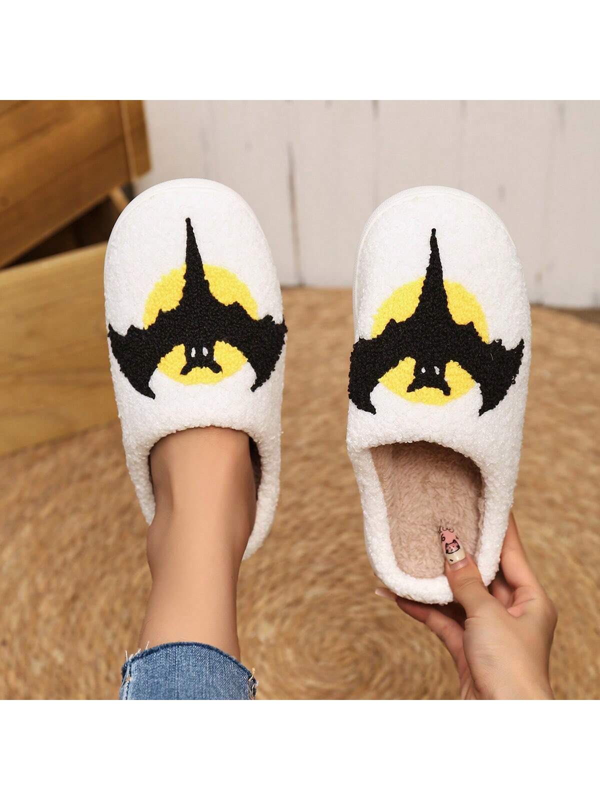 Women's Casual Plush House Slippers With Embroidered Strawberry Design, Autumn-Winter Style