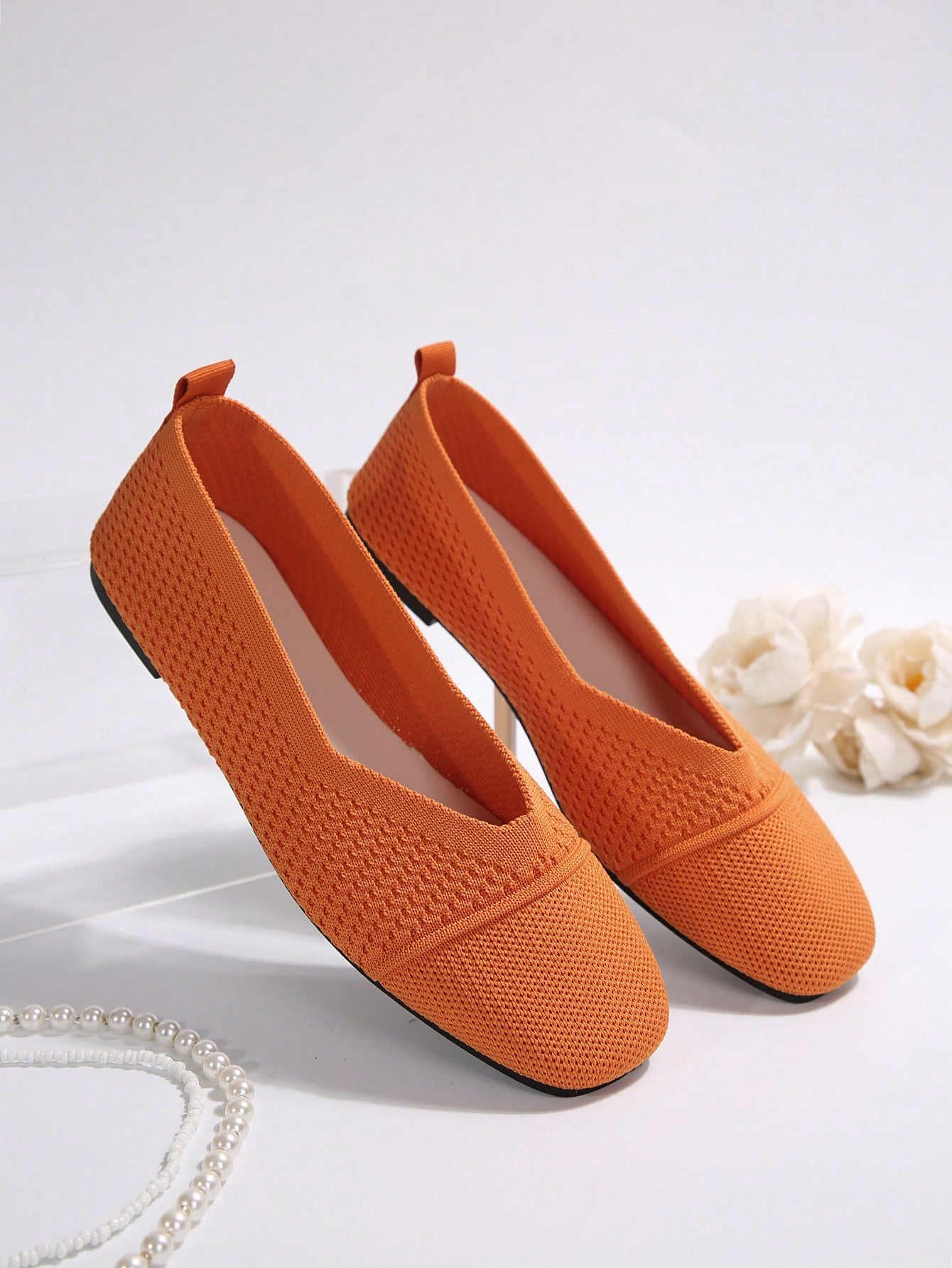 Fashionable Breathable & Comfortable Flat Shoes With Flat Toe Design