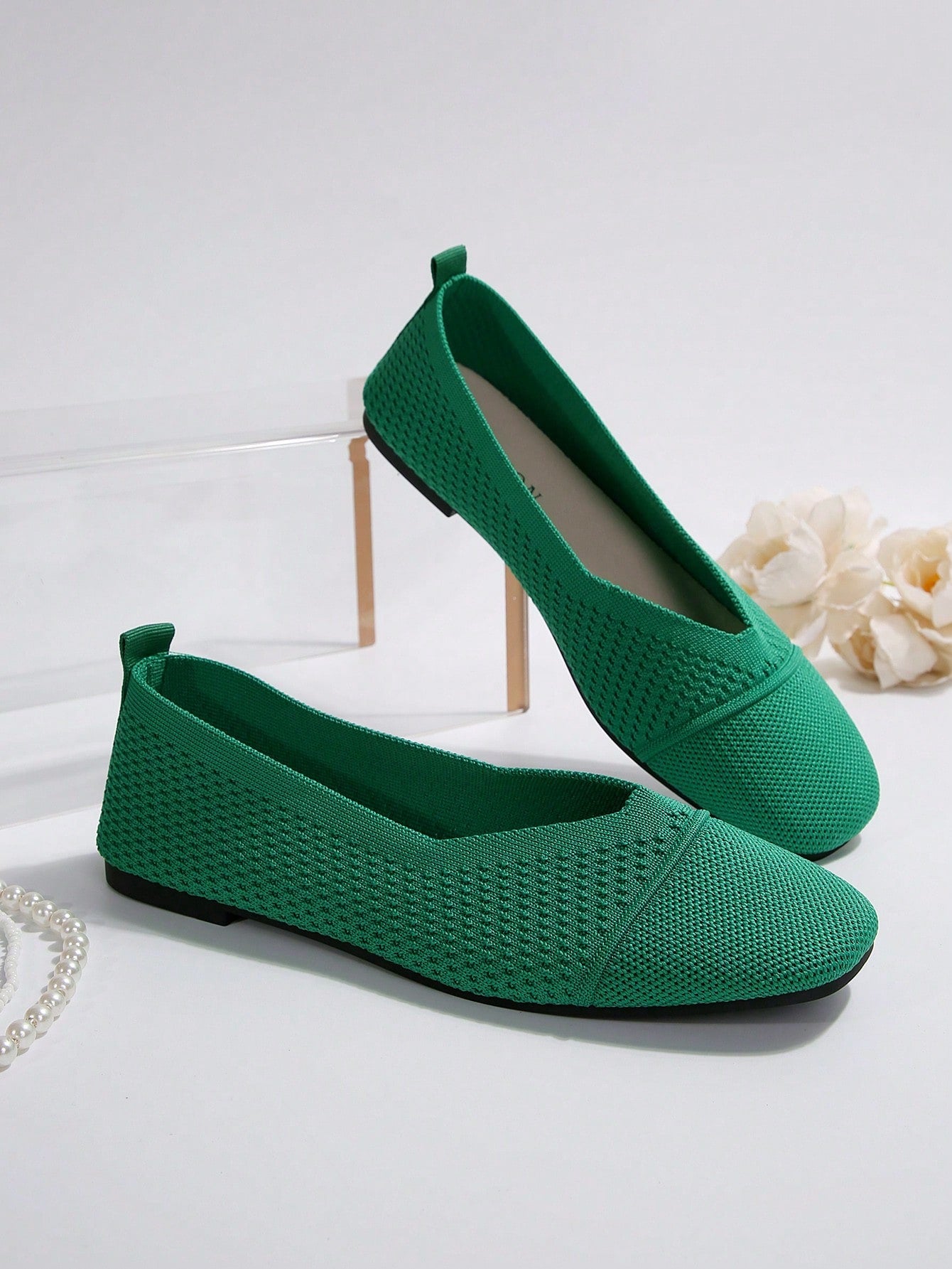 Fashionable Breathable & Comfortable Flat Shoes With Flat Toe Design