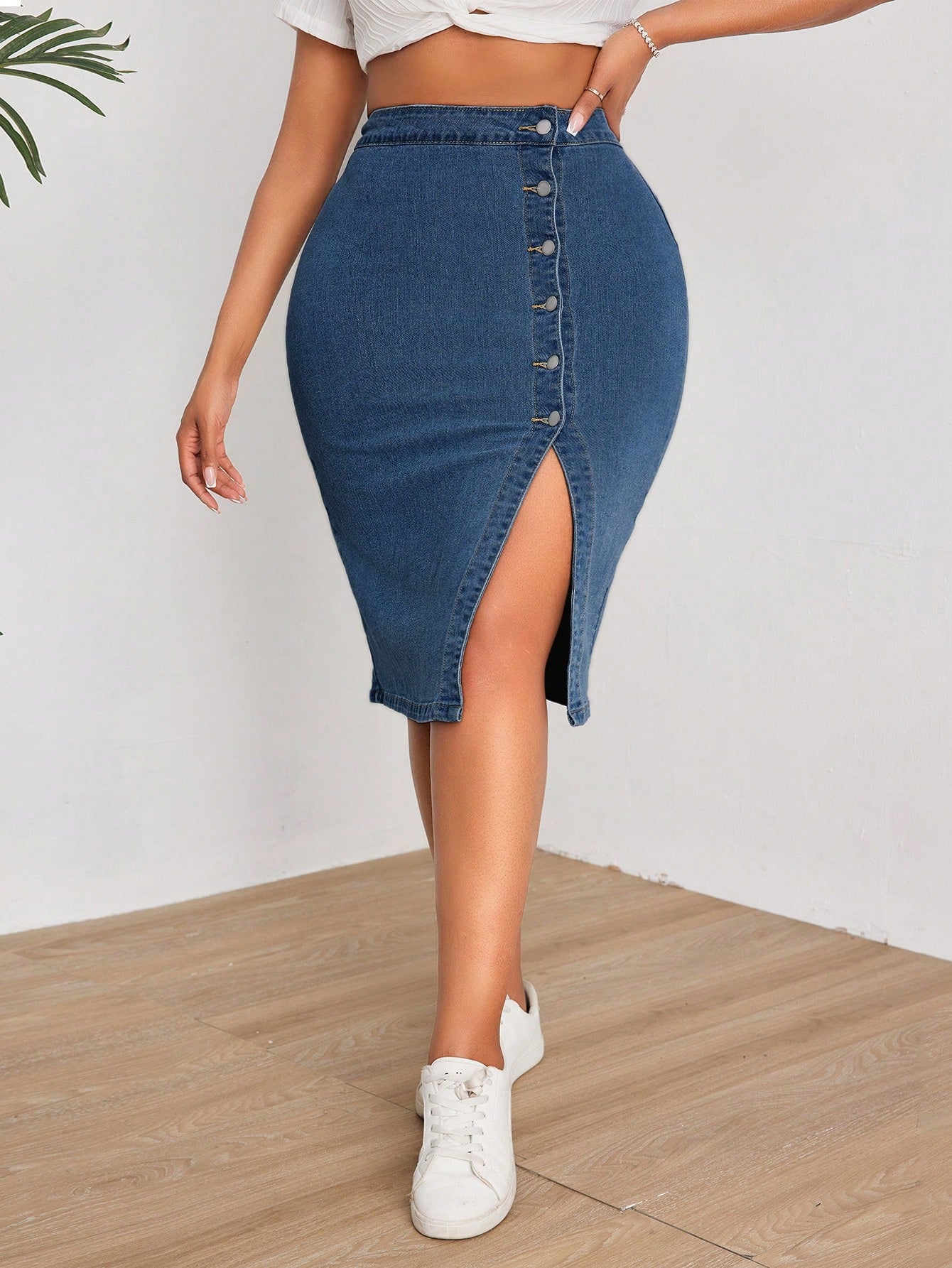 Plus Size High Waisted Denim Skirt With Upward Buttons