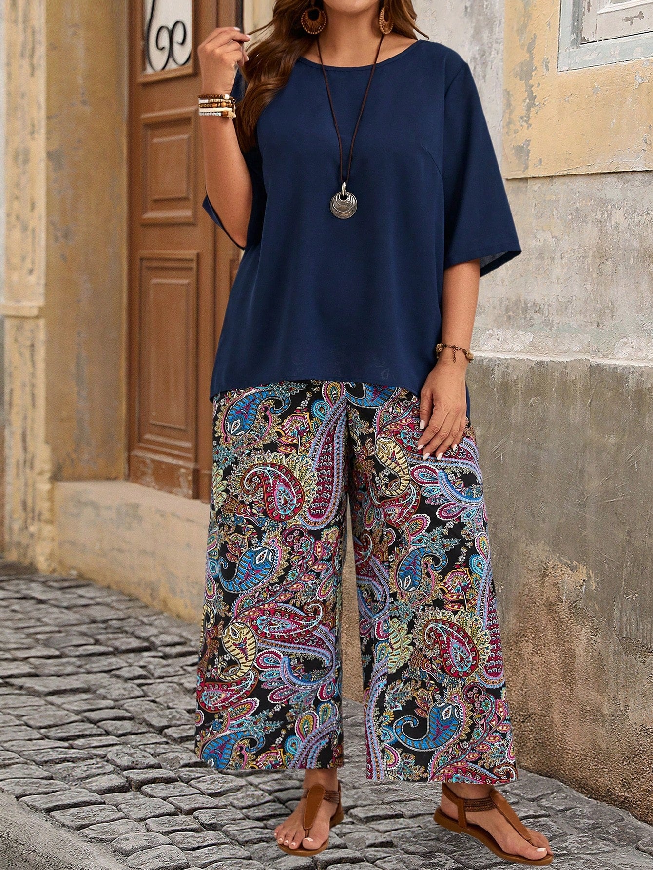 Plus Size Women's Summer Round Neck Half Sleeve Shirt And Paisley Printed Wide Leg Pants, Loose Holiday Two Piece Set